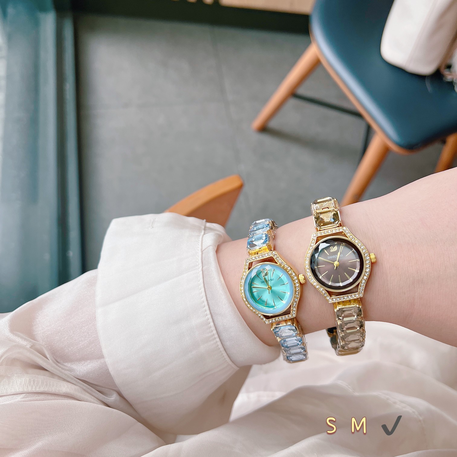 💰65 👸施华洛女表，璀璨夺目！
这款表带带大钻的方