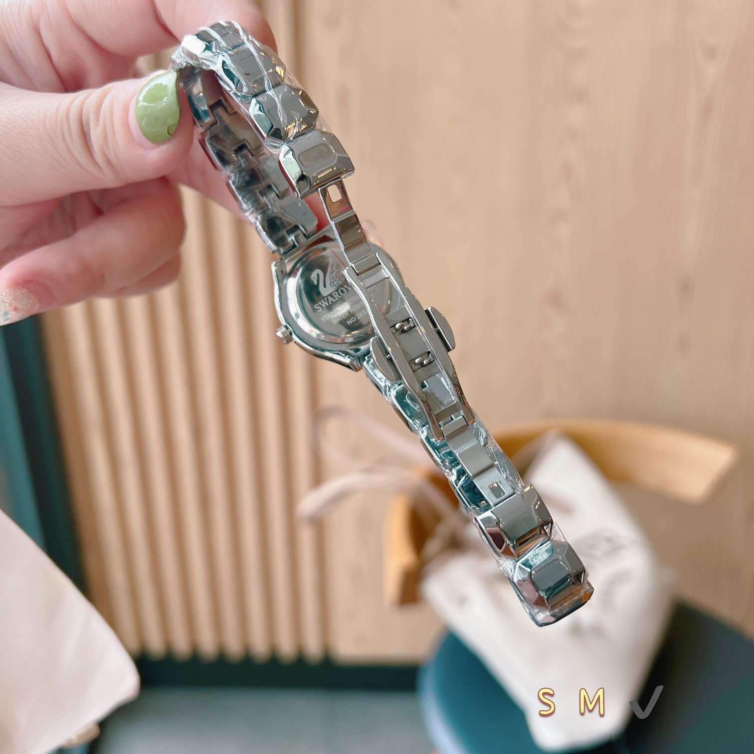 💰65 👸施华洛女表，璀璨夺目！
这款表带带大钻的方