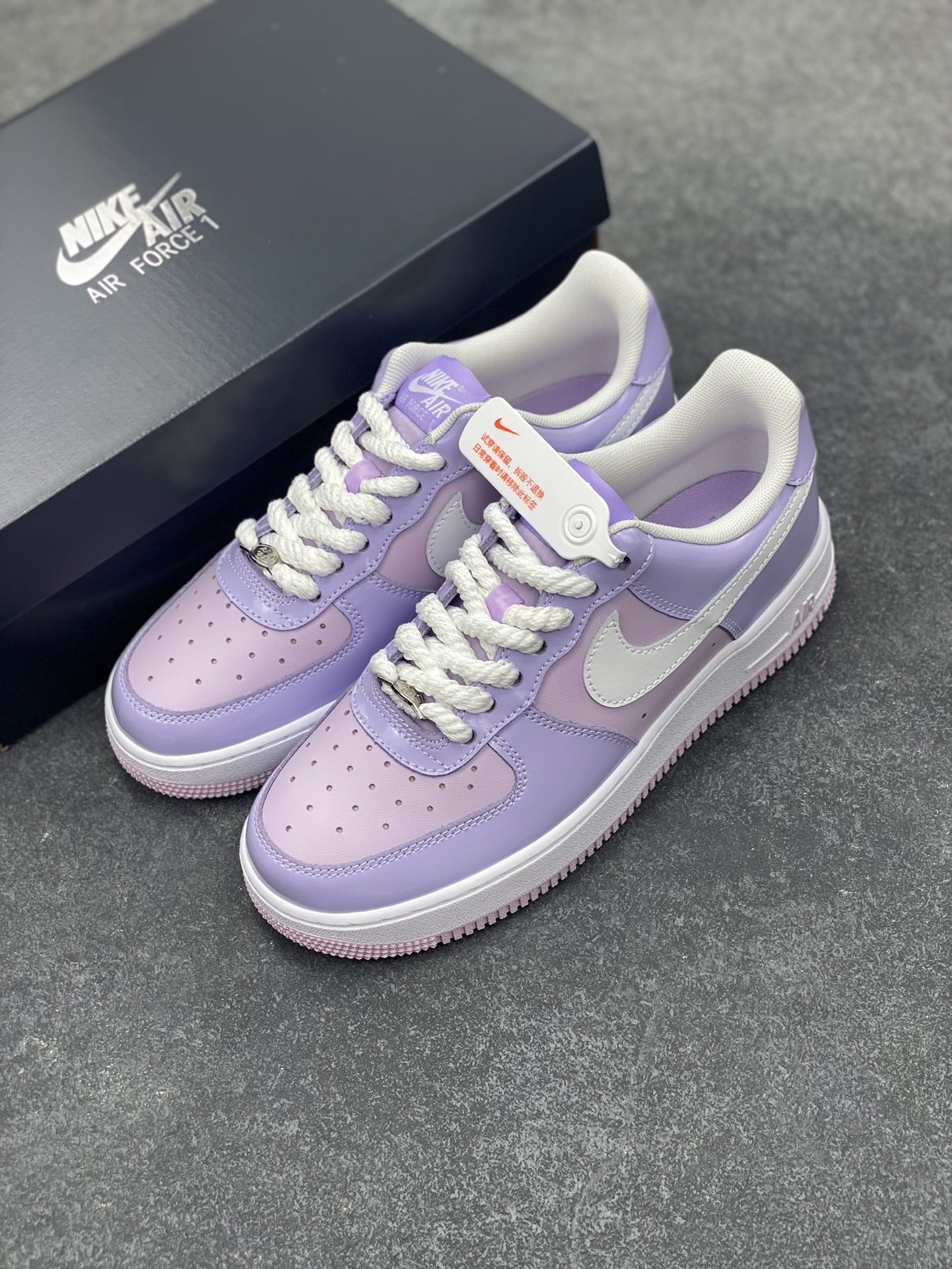 图片[8]-Nike Air Force 1 Low 镜面紫白勾 空军一号低帮运动休闲板鞋 原楦头原纸板 打造纯正空军版型#专注外贸渠道 全掌内置蜂窝气垫 #原盒配件 原厂中底钢印、拉帮完美 货号：HV9405-500 尺码：36 36.5 37.5 38 38.5 39 40 40.5 41 42 42.5 43 44 44.5 45-选品中心