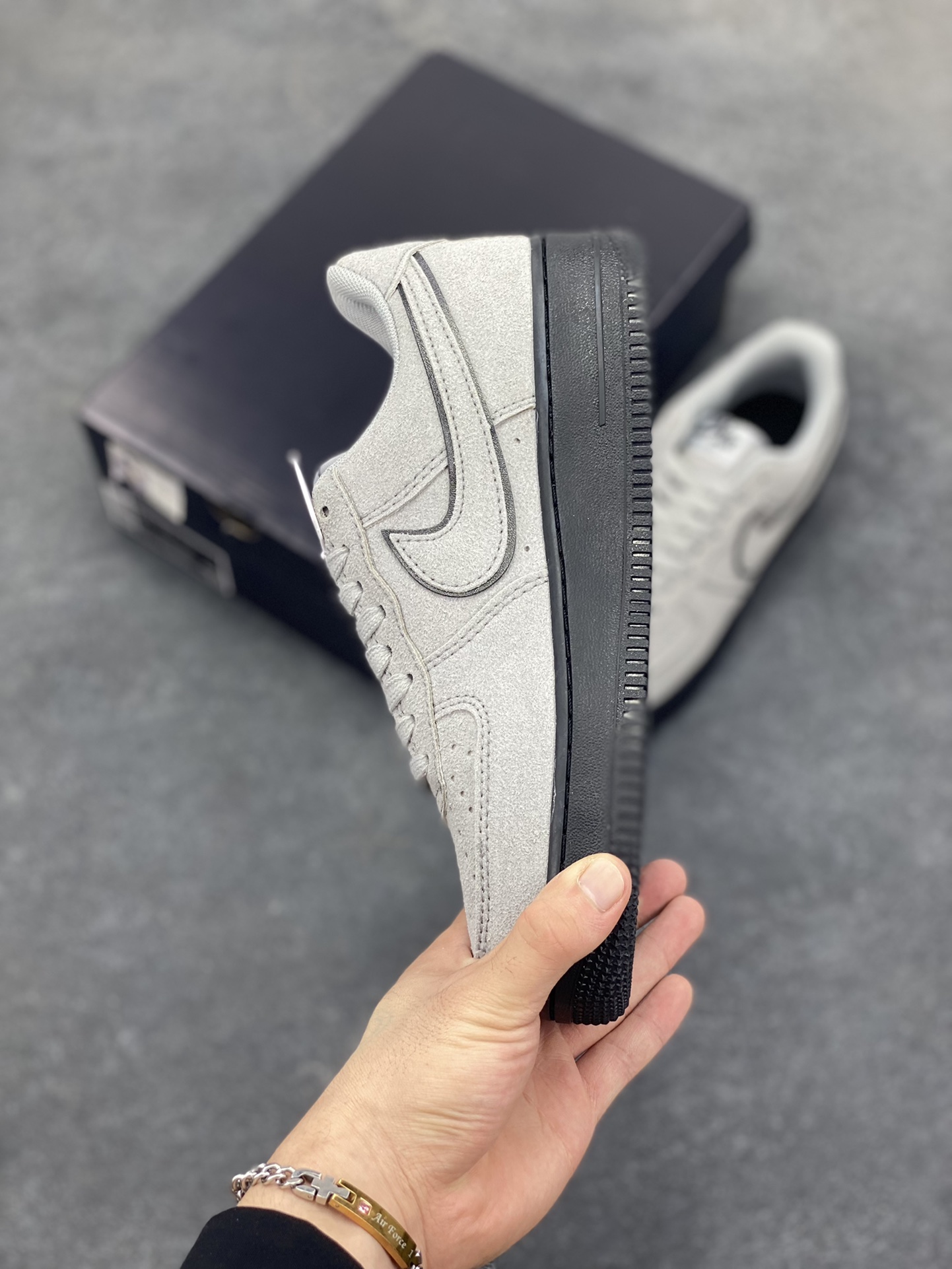 图片[3]-Nike Air Force 1 Low 军械灰 空军一号低帮运动休闲板鞋 原楦头原纸板 打造纯正空军版型#专注外贸渠道 全掌内置蜂窝气垫 #原盒配件 原厂中底钢印、拉帮完美 货号：HQ1966-001 尺码：36 36.5 37.5 38 38.5 39 40 40.5 41 42 42.5 43 44 44.5 45-选品中心