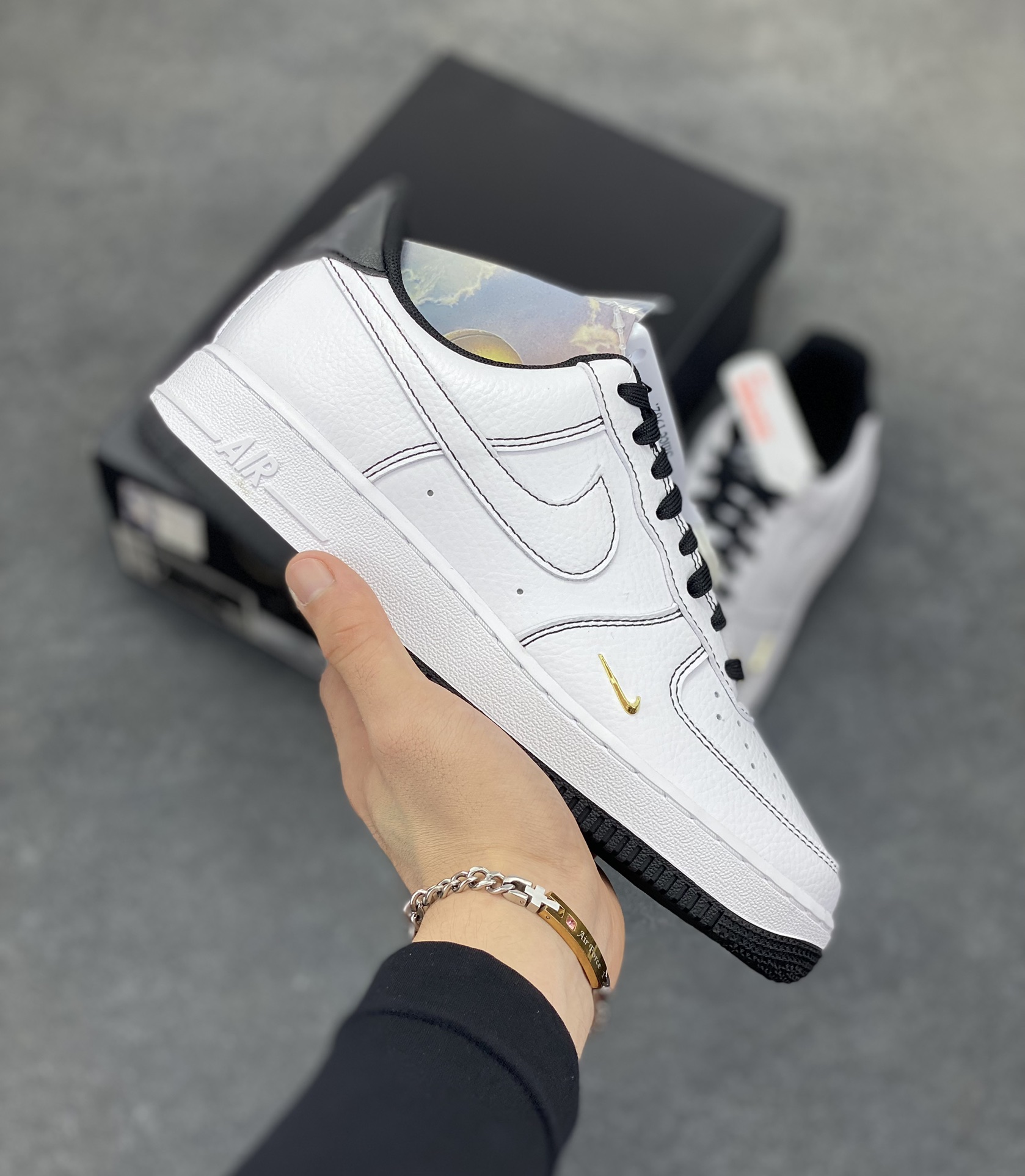 HY版本💯 Nike Air Force 1 Low 白黑线小金勾 空军一号低帮运动休闲板鞋 原楦头原纸板 打造纯正空军版型#专注外贸渠道 全掌内置蜂窝气垫 #原盒配件 原厂中底钢印、拉帮完美 货号:IB6543-101 尺码:36 36.5 37.5 38 38.5 39 40 40.5 41 42 42.5 43 44 44.5 45 46-选品中心