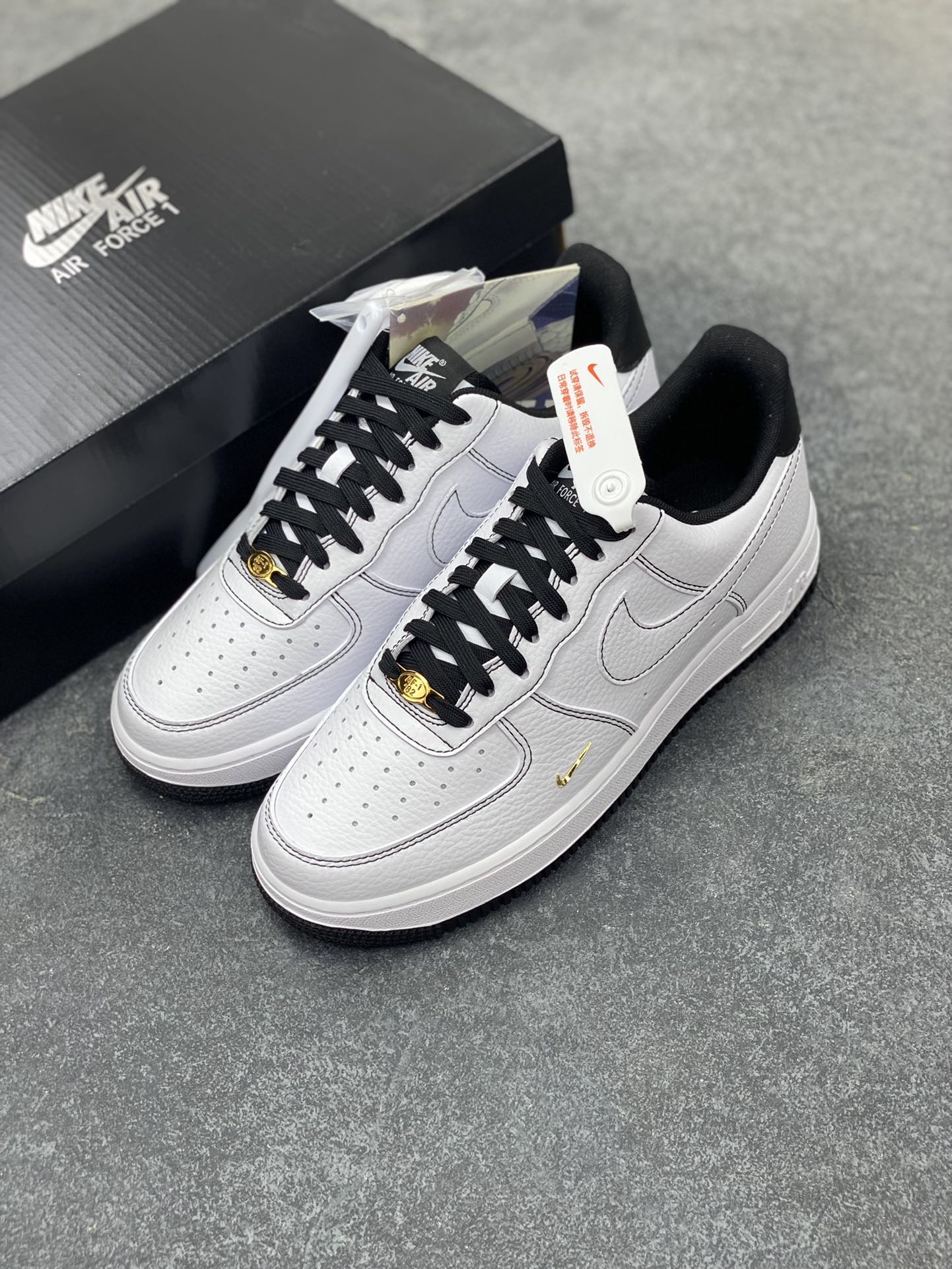 图片[8]-HY版本💯 Nike Air Force 1 Low 白黑线小金勾 空军一号低帮运动休闲板鞋 原楦头原纸板 打造纯正空军版型#专注外贸渠道 全掌内置蜂窝气垫 #原盒配件 原厂中底钢印、拉帮完美 货号：IB6543-101 尺码：36 36.5 37.5 38 38.5 39 40 40.5 41 42 42.5 43 44 44.5 45 46-选品中心