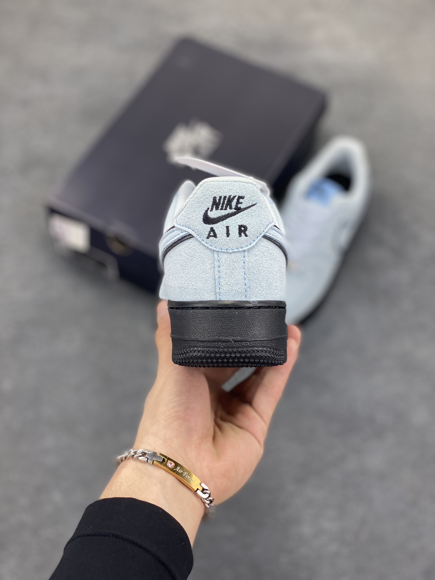图片[4]-Nike Air Force 1 Low 军械蓝 空军一号低帮运动休闲板鞋 原楦头原纸板 打造纯正空军版型#专注外贸渠道 全掌内置蜂窝气垫 #原盒配件 原厂中底钢印、拉帮完美 货号：HQ1966-400 尺码：36 36.5 37.5 38 38.5 39 40 40.5 41 42 42.5 43 44 44.5 45-选品中心