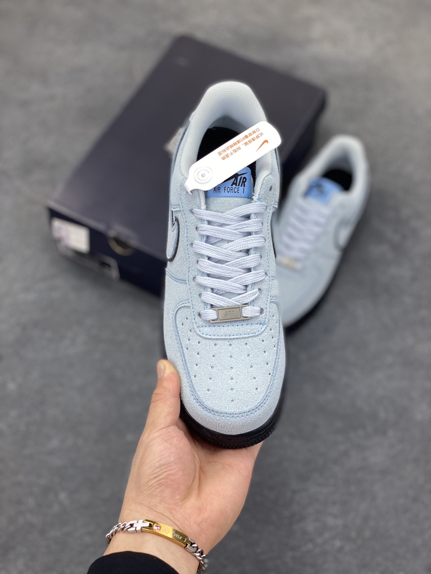 图片[2]-Nike Air Force 1 Low 军械蓝 空军一号低帮运动休闲板鞋 原楦头原纸板 打造纯正空军版型#专注外贸渠道 全掌内置蜂窝气垫 #原盒配件 原厂中底钢印、拉帮完美 货号：HQ1966-400 尺码：36 36.5 37.5 38 38.5 39 40 40.5 41 42 42.5 43 44 44.5 45-选品中心