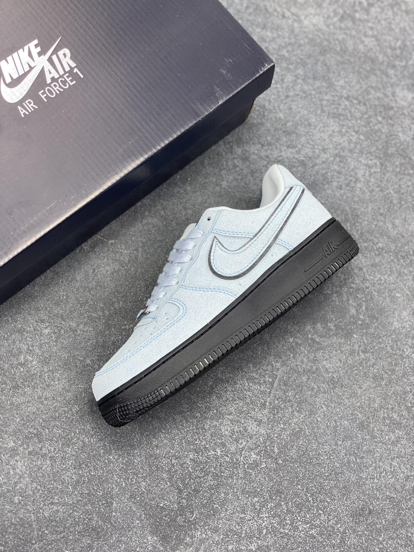 图片[7]-Nike Air Force 1 Low 军械蓝 空军一号低帮运动休闲板鞋 原楦头原纸板 打造纯正空军版型#专注外贸渠道 全掌内置蜂窝气垫 #原盒配件 原厂中底钢印、拉帮完美 货号：HQ1966-400 尺码：36 36.5 37.5 38 38.5 39 40 40.5 41 42 42.5 43 44 44.5 45-选品中心