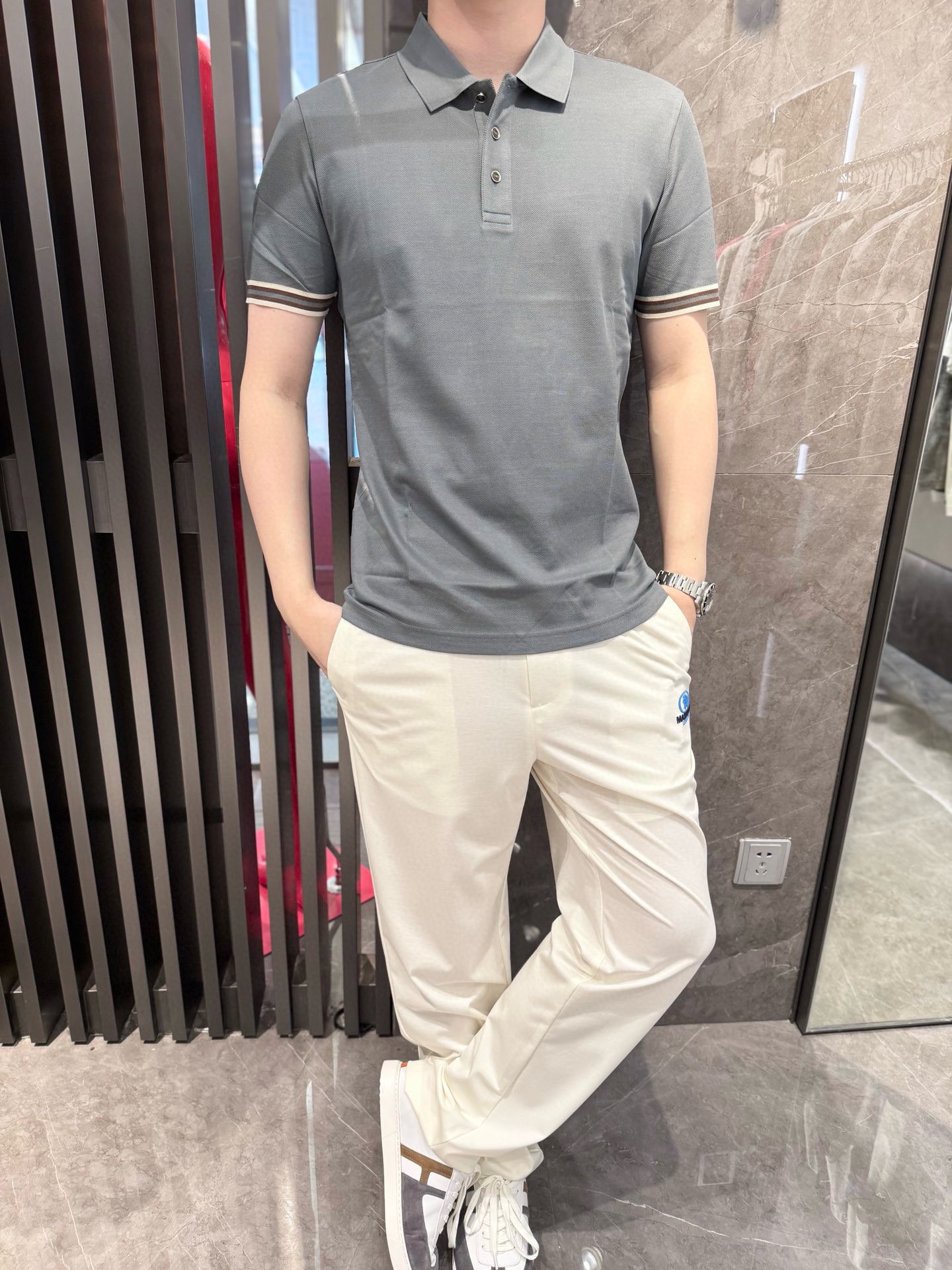 NO:487453,Dino luxury products - brand authentic products in 2025 latest polo shipments, hot-selling items in Europe and the United States!  Selected Italian imported brands to customize hexagonal bead flooring, the simple and atmospheric design highlights fashion!  Number of codes 48-56 (model 180/140 wears 50, with Hong Kong Lane Crawford gift box packaging), alexander wang19860909Dino奢品-品牌正品2025最新polo出货 欧美热销单品！精选意大利进口品牌定制六角珠地棉,简约大气的设计彰显时尚 ！码数48-56（模特180/140穿50,配香港连卡佛礼盒包装）,,alexander wang,Men's clothing