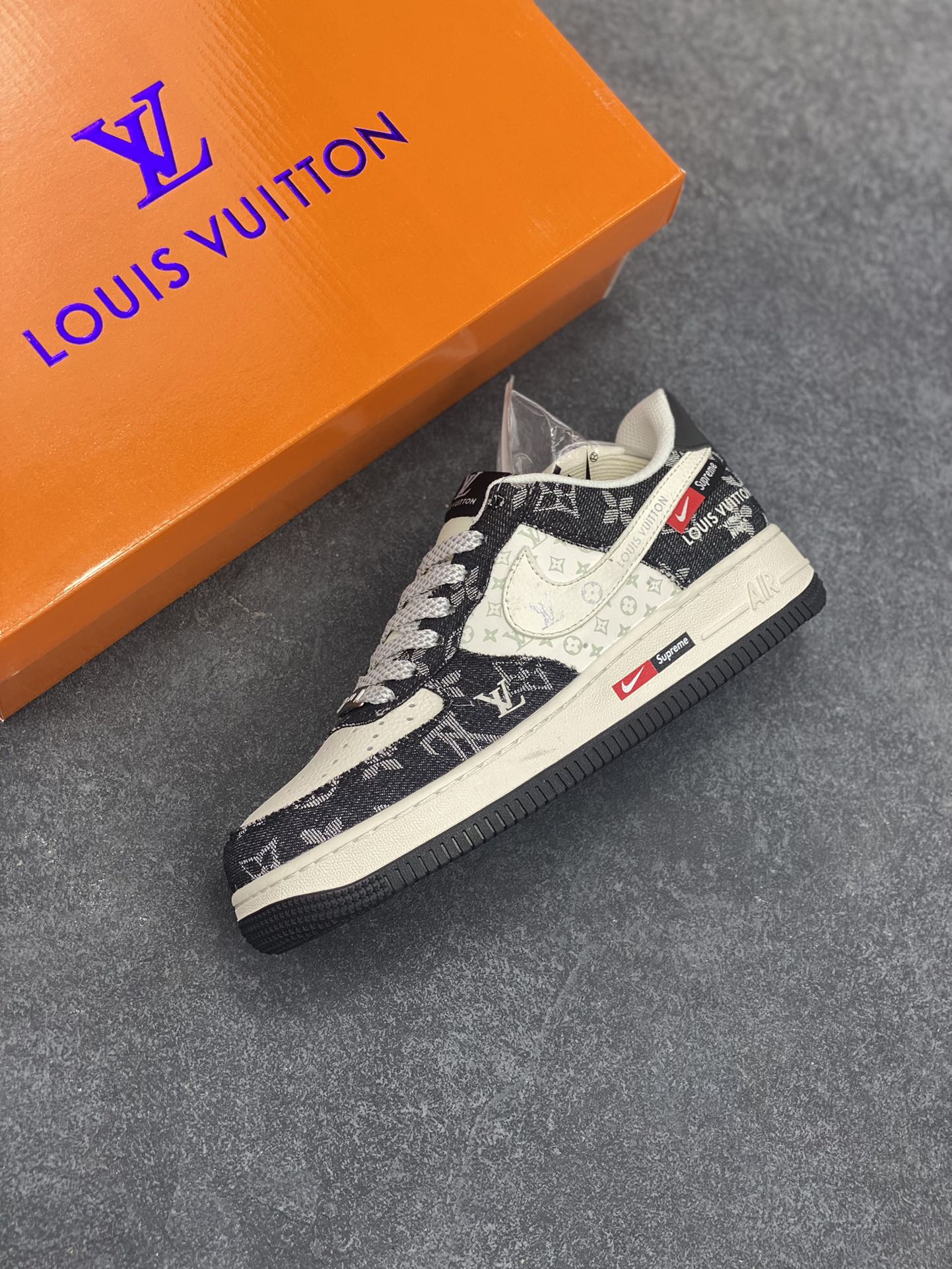 图片[7]-Nike Air Force 1 \’07 Low “LV联名——牛仔米白黑”空军一号 低帮 运动鞋 休闲鞋 折边针车 工艺难度大 原楦头原纸板 原装鞋盒 定制五金配件 内置全掌气垫 原厂鞋底 货号：MZ9588-802 尺码：36 36.5 37.5 38 38.5 39 40 40.5 41 42 42.5 43 44 44.5 45-选品中心