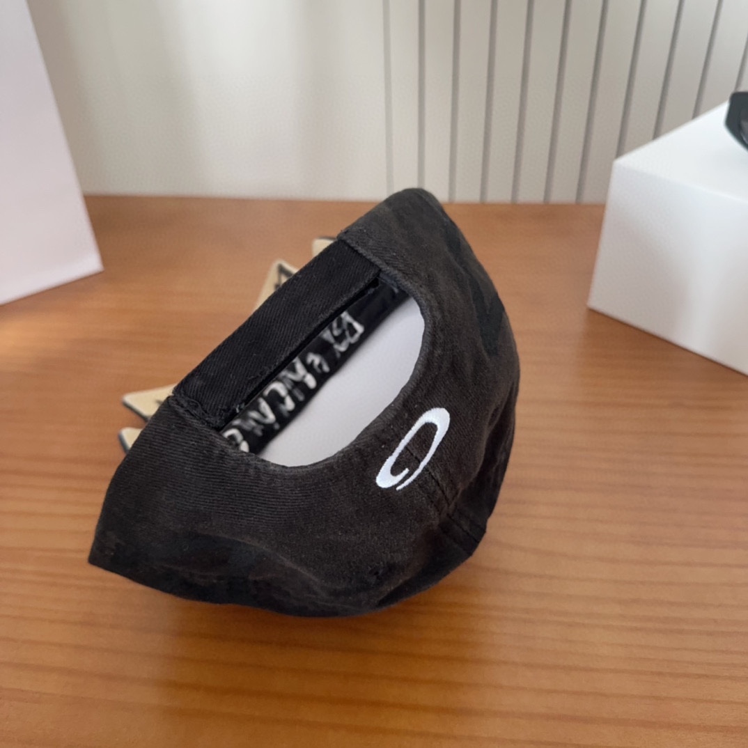 

新品Balencia*a 巴黎世家刺绣字母新款棒球帽
现货秒发🧢简约时尚超级无敌好看的帽子！情侣款！