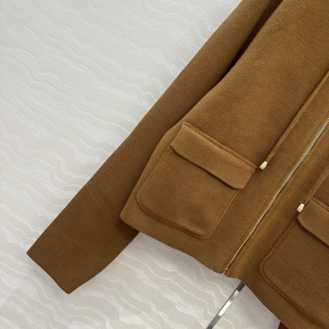 独家首发❤️原单品质CE凯旋门老花双面羊毛外套。减龄少女气质连帽双口袋设计！凯旋门金属吊坠装饰时髦又高级