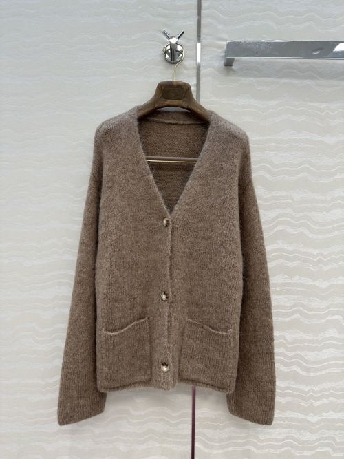 Elegant V-Neck Alpaca Blend Cardigan - Soft, Comfortable, and Chic Knitwear 1 Elegant V-Neck Alpaca Blend Cardigan - Soft, Comfortable, and Chic Knitwear