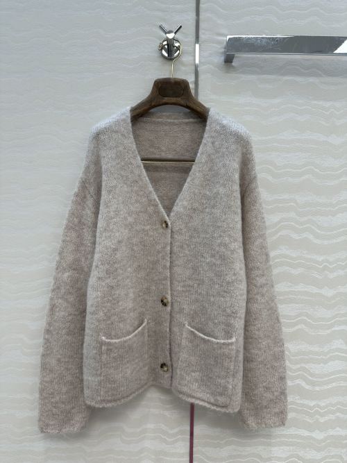 Elegant V-Neck Alpaca Wool Cardigan, Stylish and Comfortable Knit Outerwear 1 Elegant V-Neck Alpaca Wool Cardigan, Stylish and Comfortable Knit Outerwear