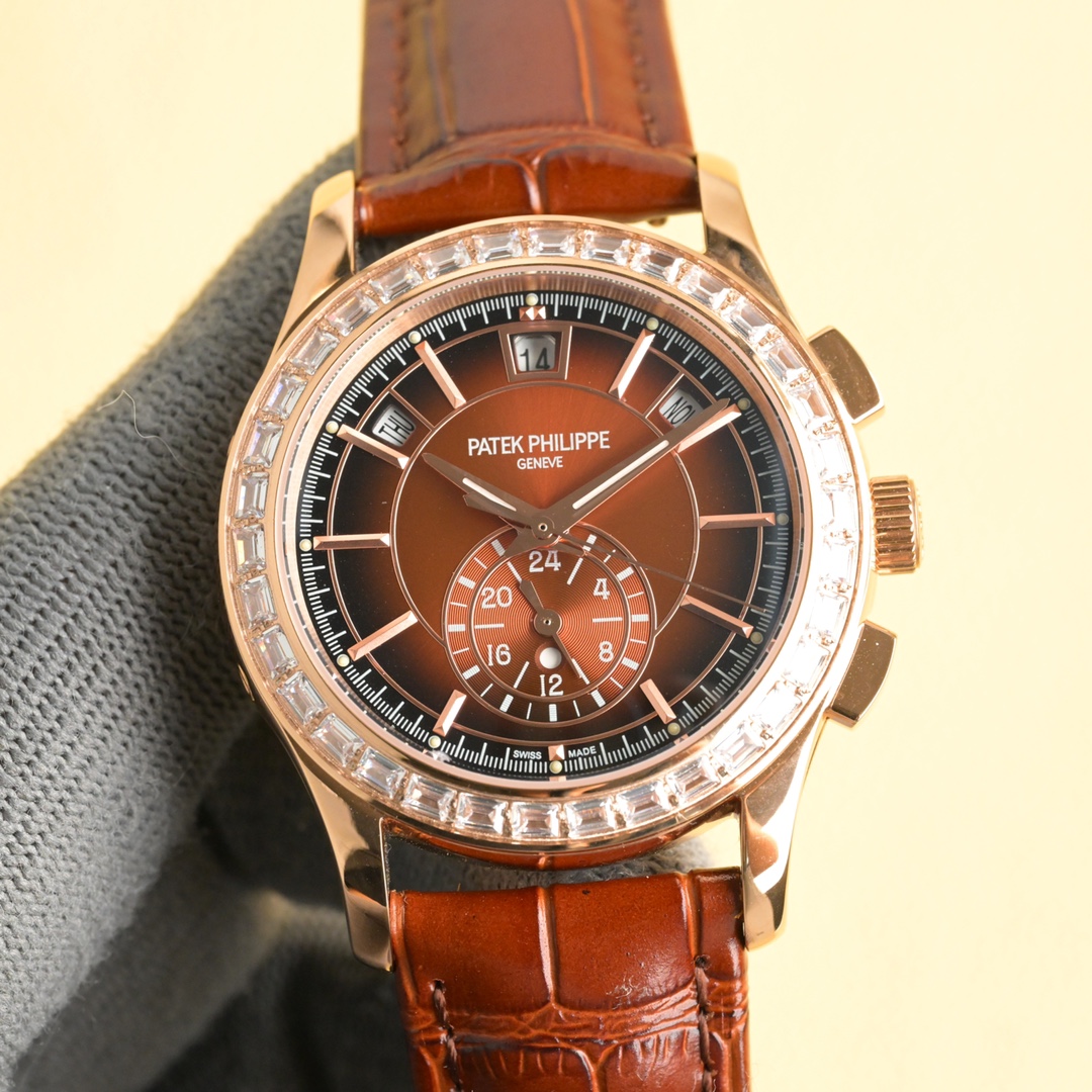 NO:339372,White and gold TWFactory wall crack recommendation, heavy money to create a classic timepiece] - Pataca. Feili complex function series 5905R-010 has made its debut, and the first Nautilus complex watch launched so far creates a casual sports watch with super complex technology. 1 Small body panels have the following functions: 12 o'clock calendar function 10 o'clock week function 2 o'clock week function 6 o'clock 24 hours. All functions can be used normally. 2 movement uses a replica Cal.240 automatic winding movement, which perfectly interprets the functions while realizing the appearance. 3 The modification master independent watchmaker participates in the customization of the modified dial color, giving the unique watch an interesting soul!  Craftsmanship masterpieces welcome to taste it!  ,19860909白 金 TWFactory墙裂推荐 重金打造经典时计】——百达.翡丽复杂功能系列5905R-010重磅登场,迄今推出的首款Nautilus复杂腕表,以超复杂的工艺技术打造休闲运动腕表. 1小身板大能量尽揽以下功能∶12点位日历功能 10点位星期功能 2点位星期功能 6点位24小时.所有功能都可正常使用. 2机芯采用复刻版Cal.240自动上链机芯,在实现外观的逼真前提下,功能一并完美诠释. 3改装大师独立制表人,倾情参与定制改装表盘颜色,给予独一无二的腕表增添有趣的灵魂！ 匠心力作 欢迎各位表友品鉴！,,Watch