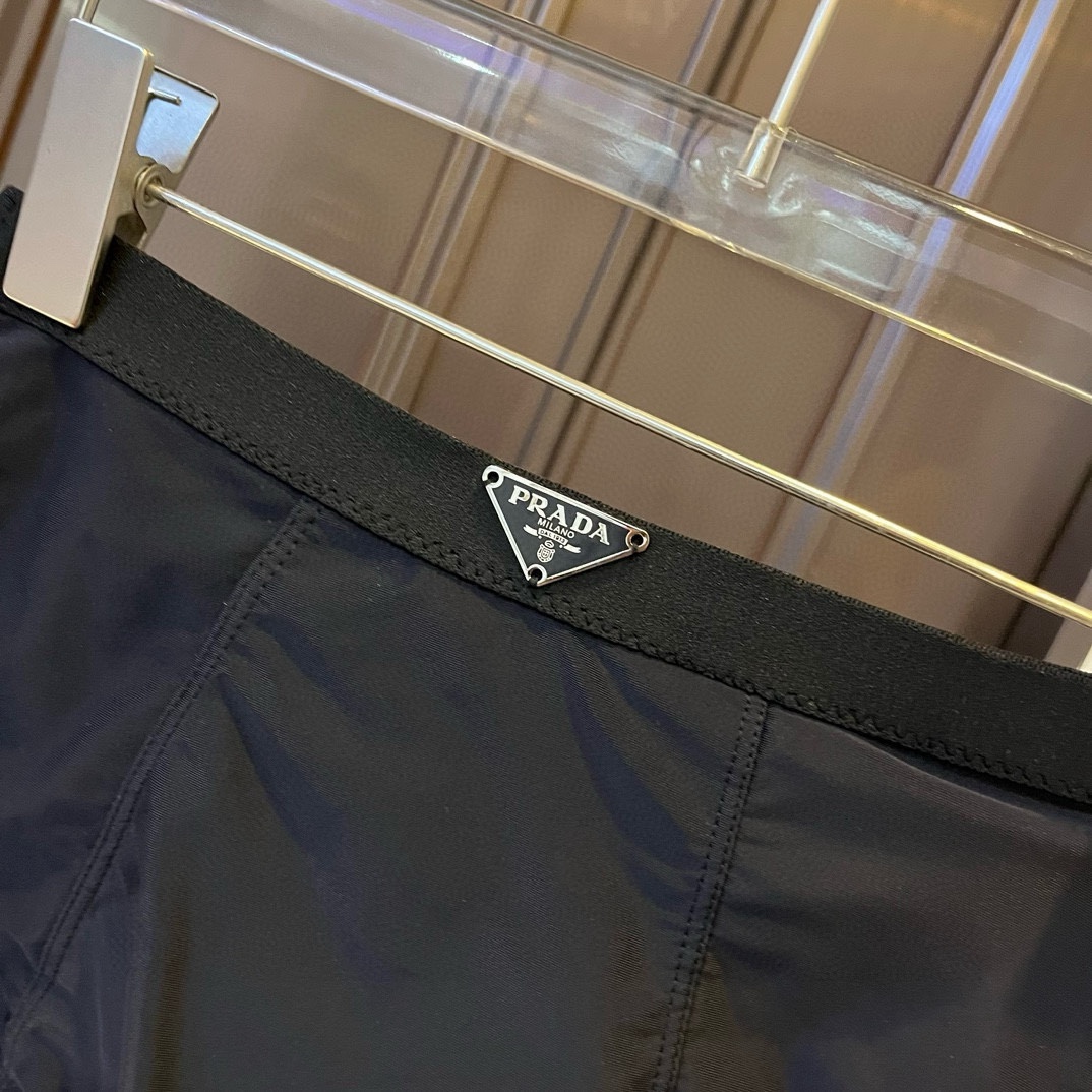 。
PRADA普拉达新款比基尼泳衣，分体比基尼👙，S M L XL