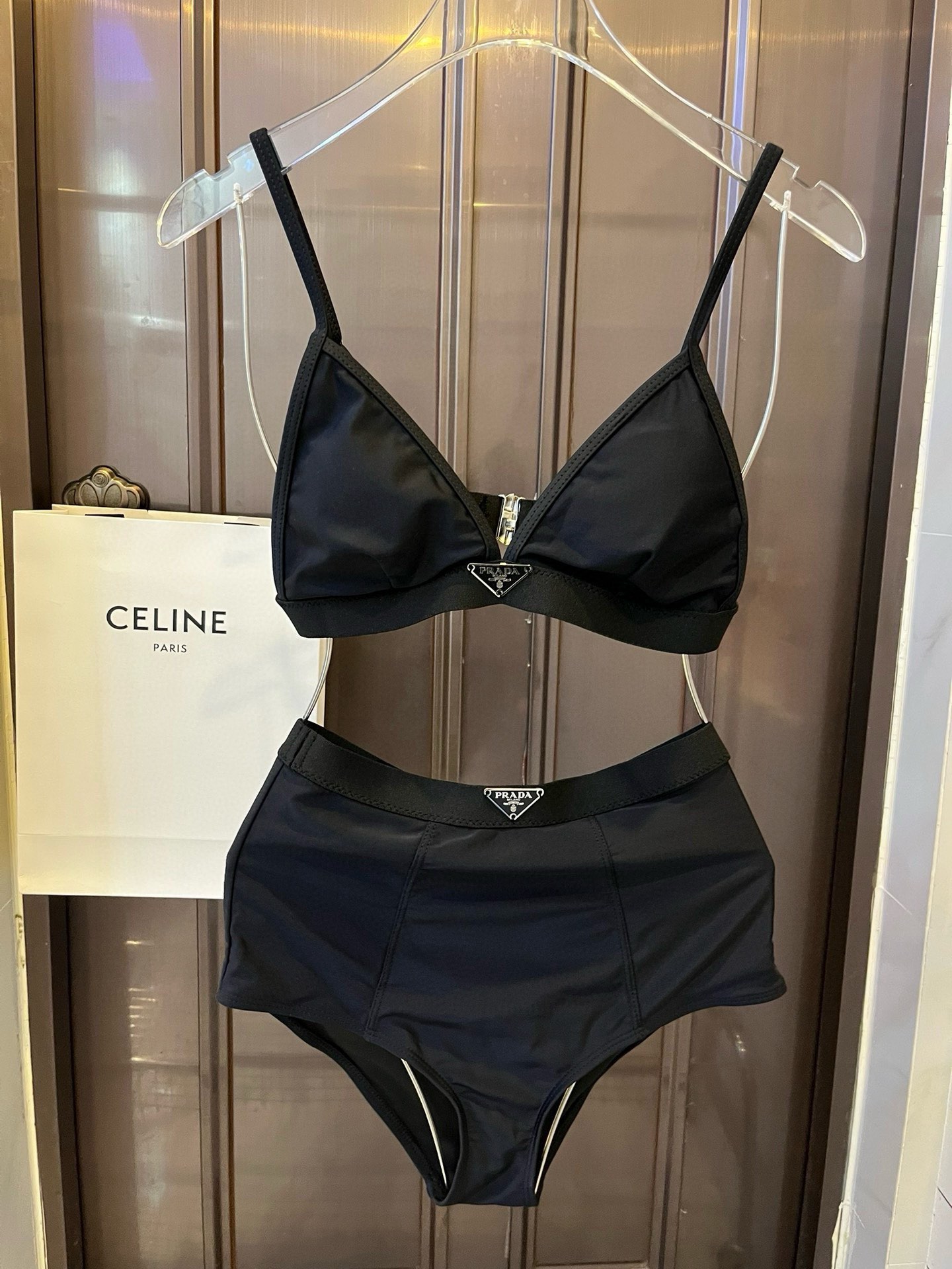 。
PRADA普拉达新款比基尼泳衣，分体比基尼👙，S M L XL