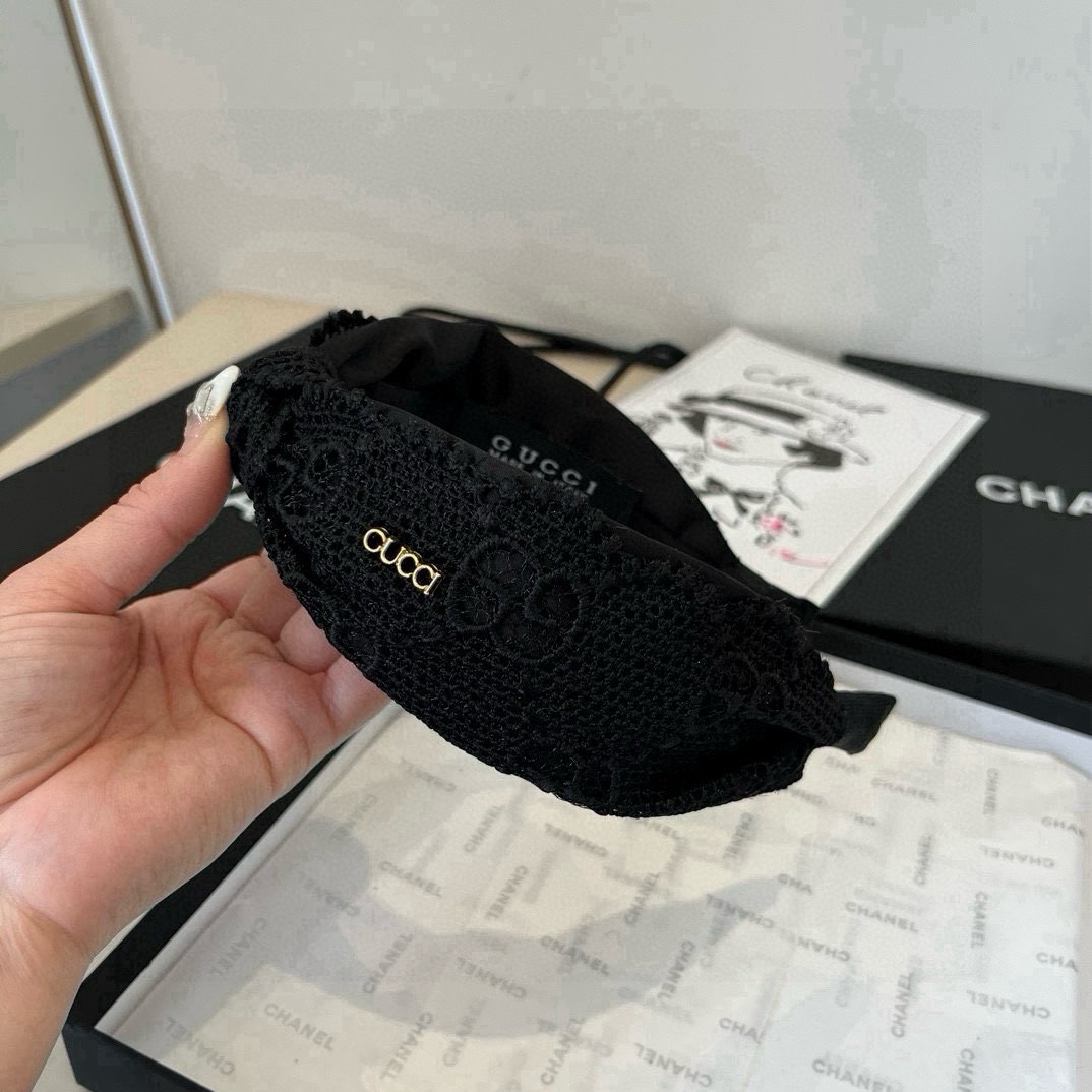🆕

Gucci古奇新款蕾丝发箍