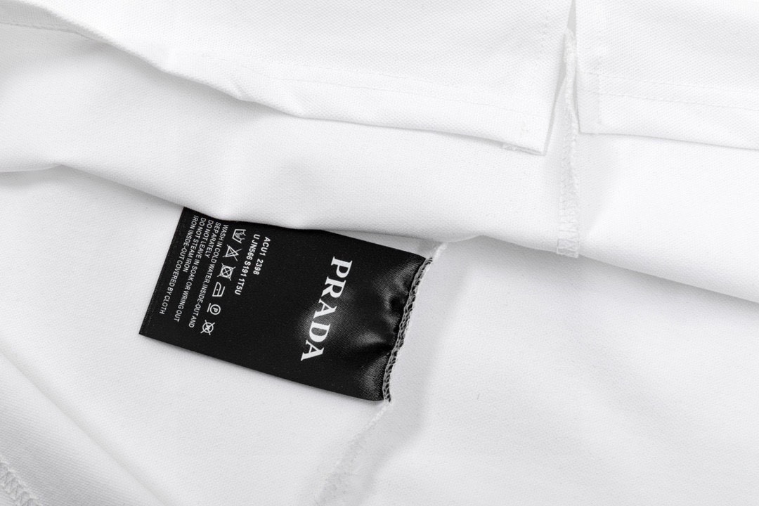 普拉达/Prada 夏季新款 经典三角标拉链翻领短袖polo衫 黑色/白色