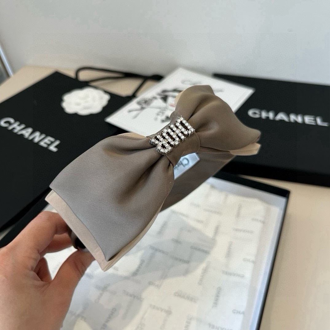 🆕

Dior迪奥新款蝴蝶结发箍