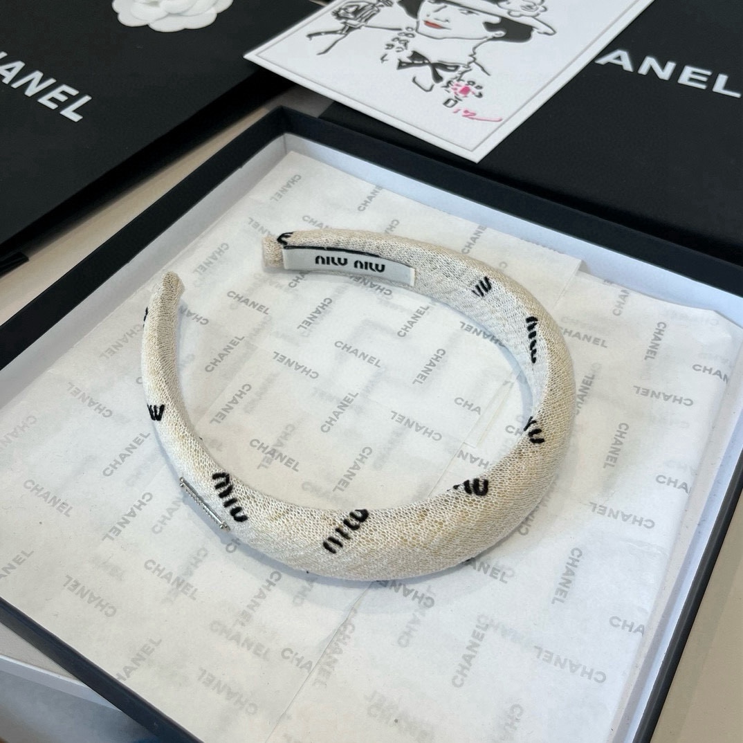 🆕

miumiu缪缪新款发箍