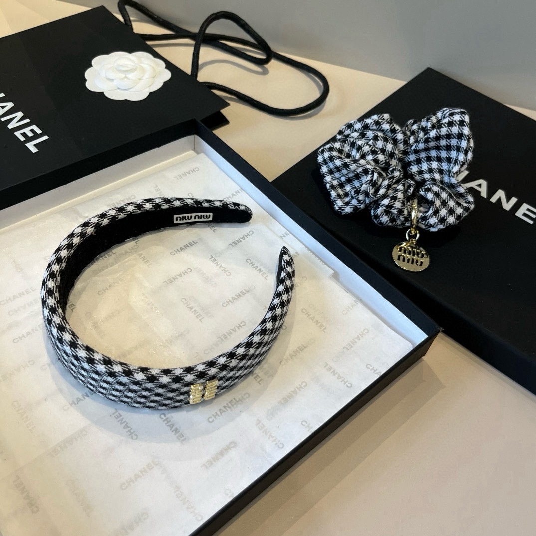 🆕

miumiu缪缪新款发箍