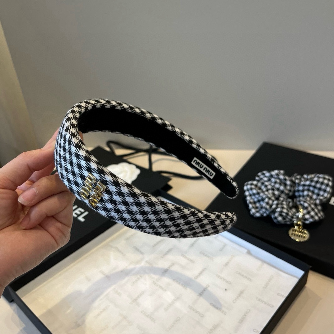 🆕

miumiu缪缪新款发箍
