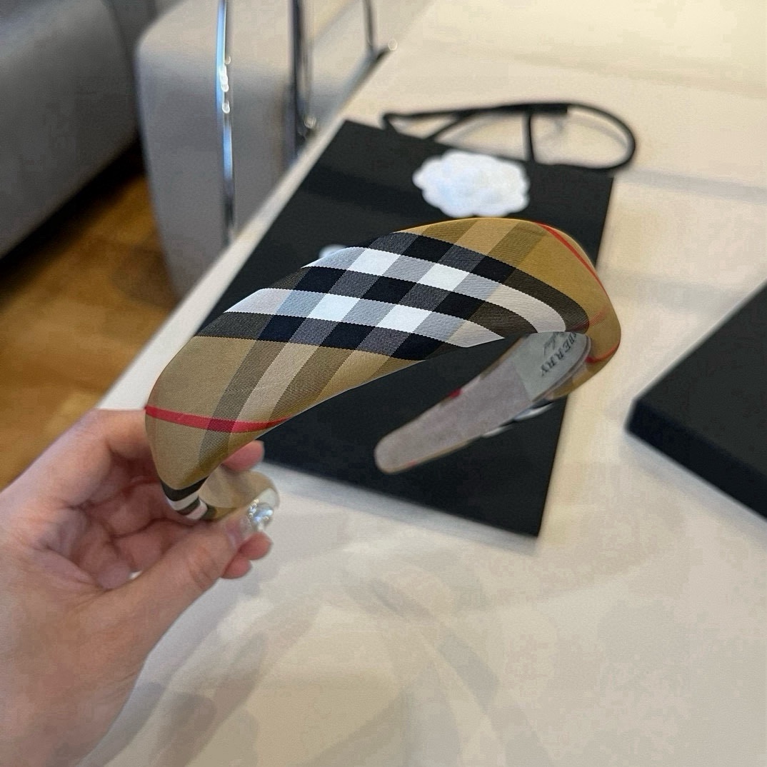 🆕

Burberry巴宝莉新款发箍