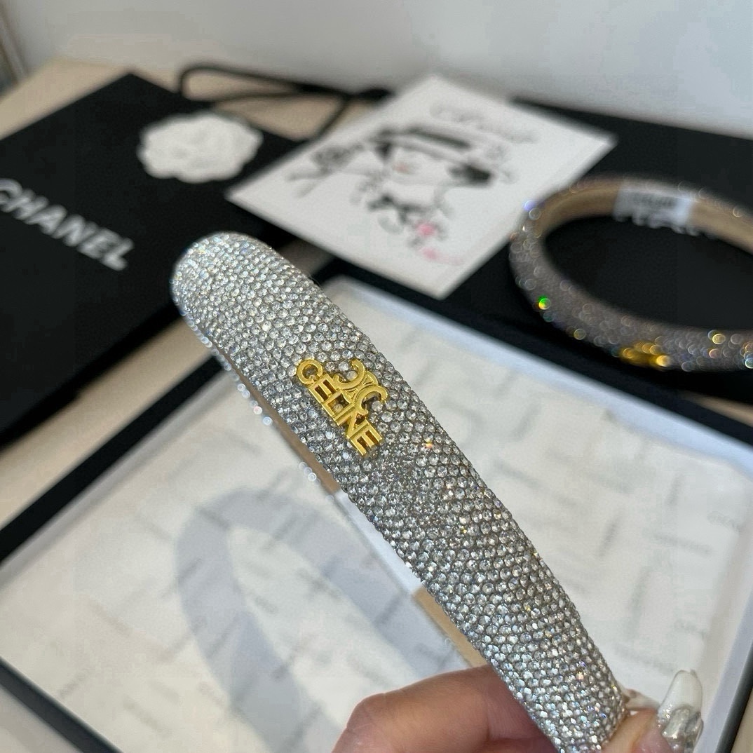 🆕

Celine赛琳新款发箍