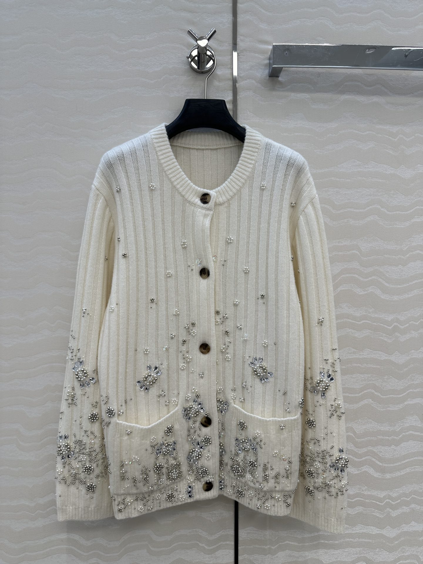 Handmade Cashmere Wool Jacket – High-End Quality Control, Classic V-Color, American Academy Fung V, 100% Wool Import - 图片 1