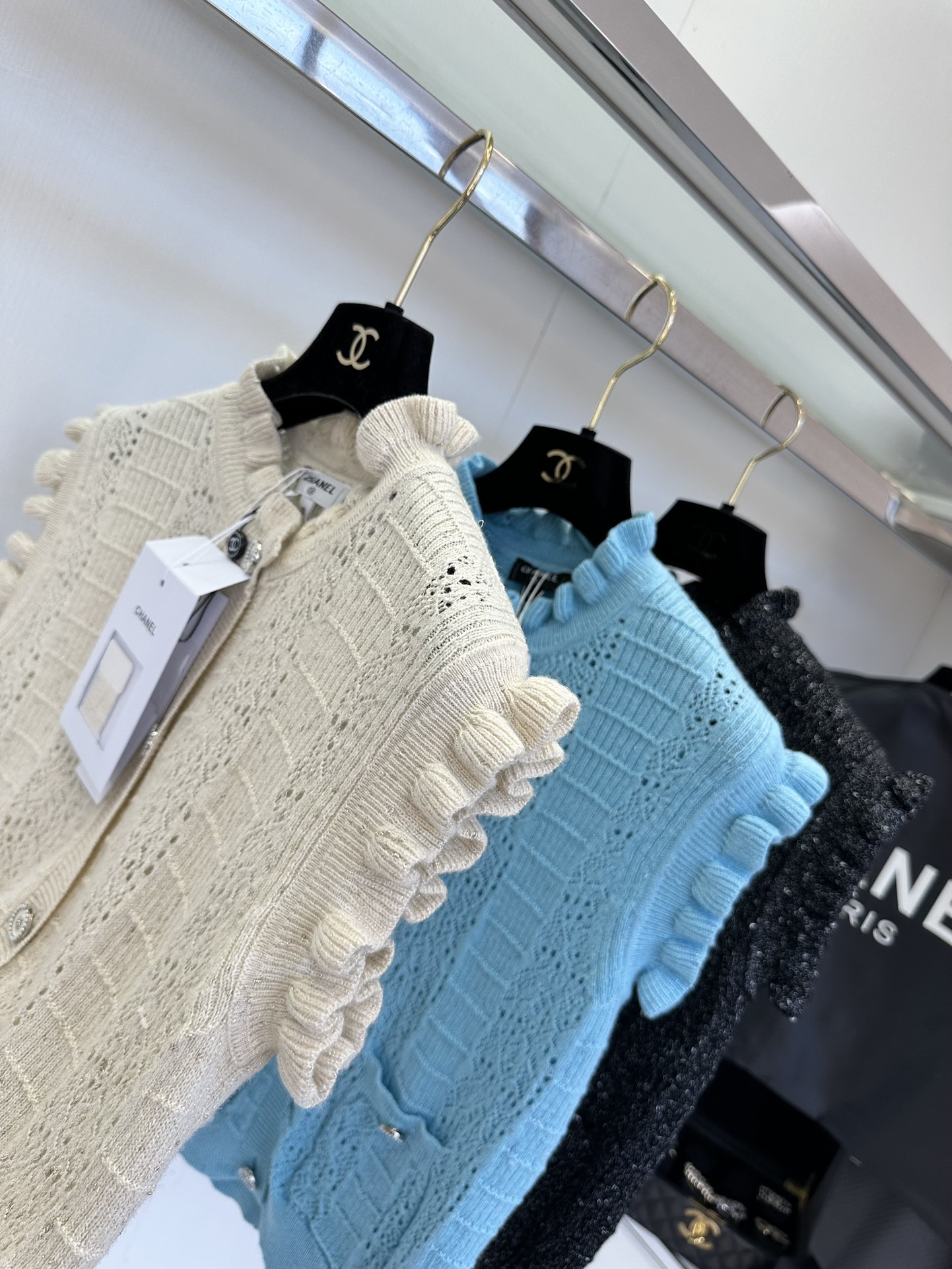 Elegant Knit Sweater with Ruffle Trim - Soft Wool Blend, Perfect for Any Occasion 4 i1753379130 8682 2