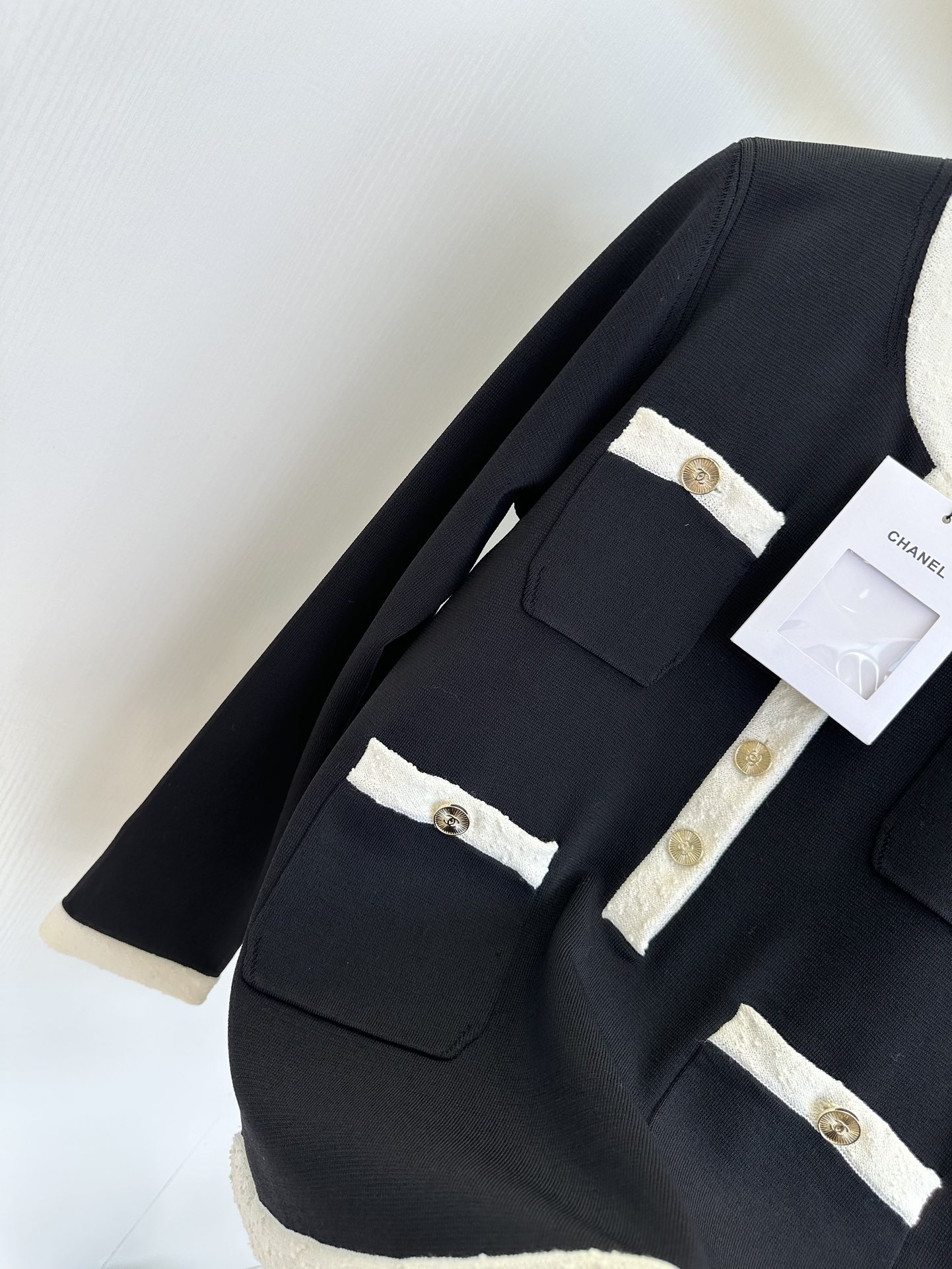 Elegant Two-Tone Pullover Top - Sophisticated Half-Button Design 7 i1753379890 9395 5