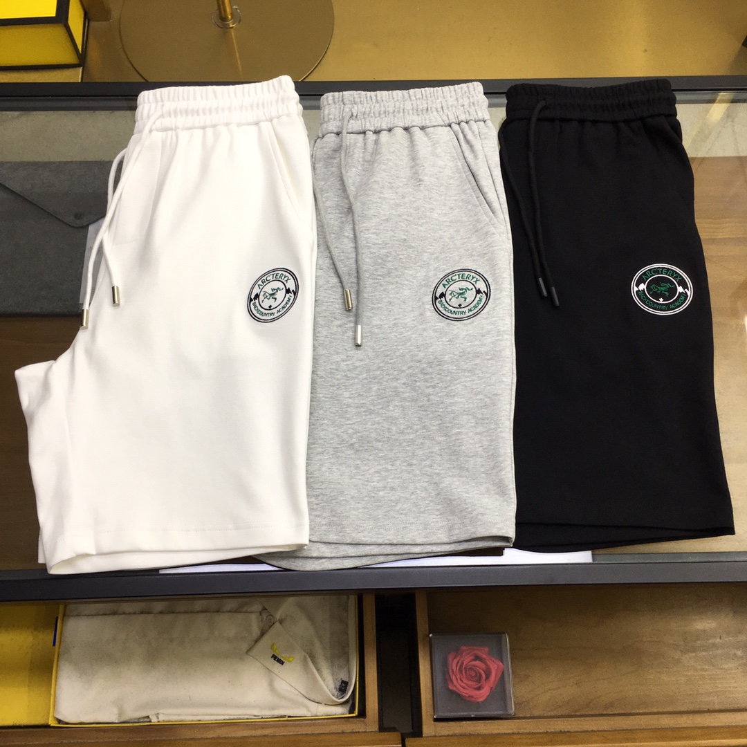 NO:474361,New shorts 'The First Ancestor...' 2025 summer new men's casual shorts, high-end customized pure cotton breathable fabric, breathable and micro-elastic, extremely comfortable, impeccable details, top-level auxiliary materials, original hardware design concept, delicate and soft feel!  The upper body style is excellent!  Size M-3xl, shorts, alexander wang19860909新品短裤 《始祖...》 2025夏季新款男士休闲短裤,高级定制纯棉透气面料 透气微弹舒适度极高,细节无可挑剔,顶级辅料配备,原版五金设计理念,手感细腻柔软！上身版型超赞！尺码M-3xl,,shorts,alexander wang,Men's clothing