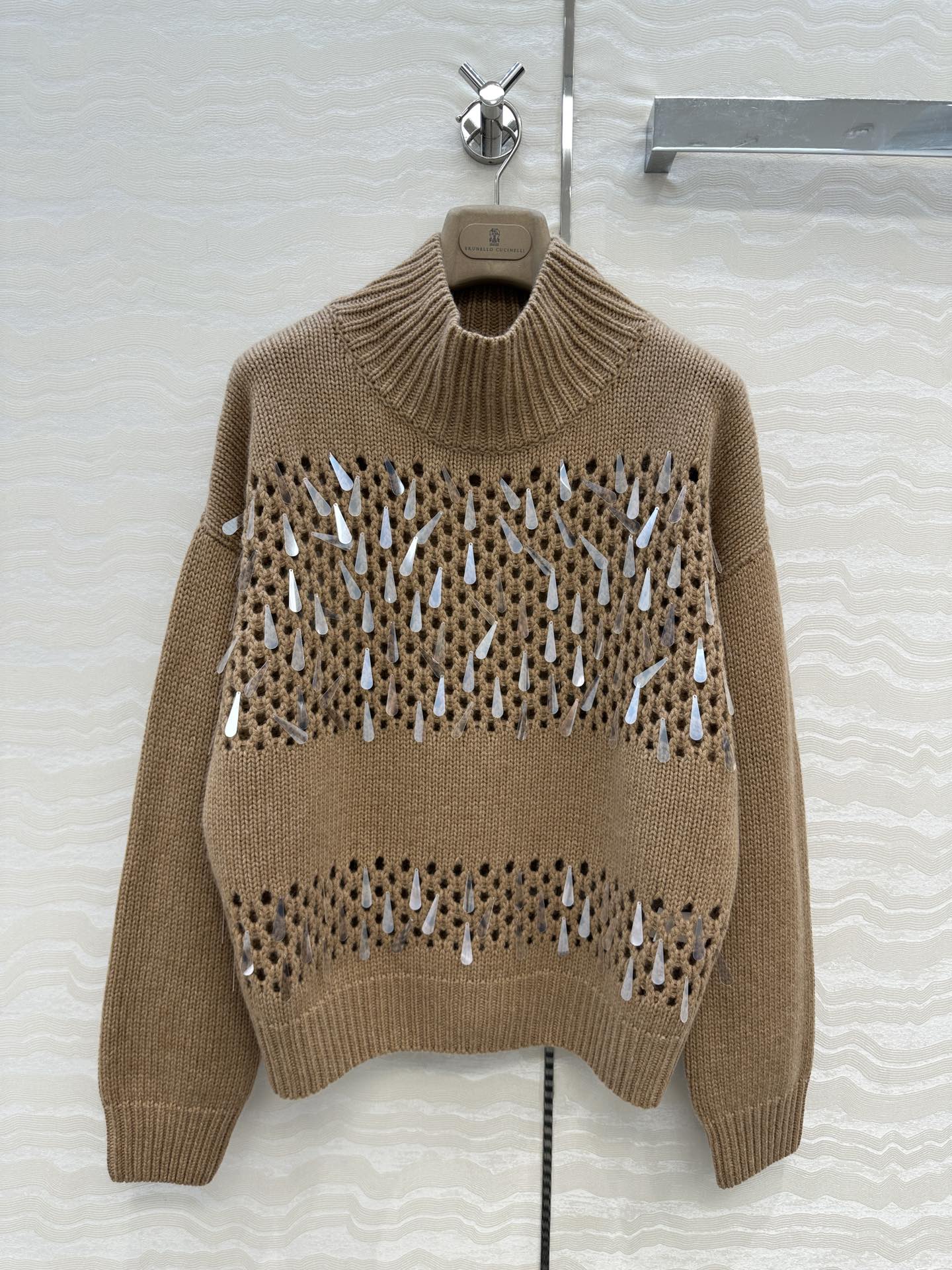 独家首发🍒高端原单品质！行走的高定 BC高智感穿搭！超重工的纯手工水滴珠片羊绒毛衣。进口羊绒纱线定位编织