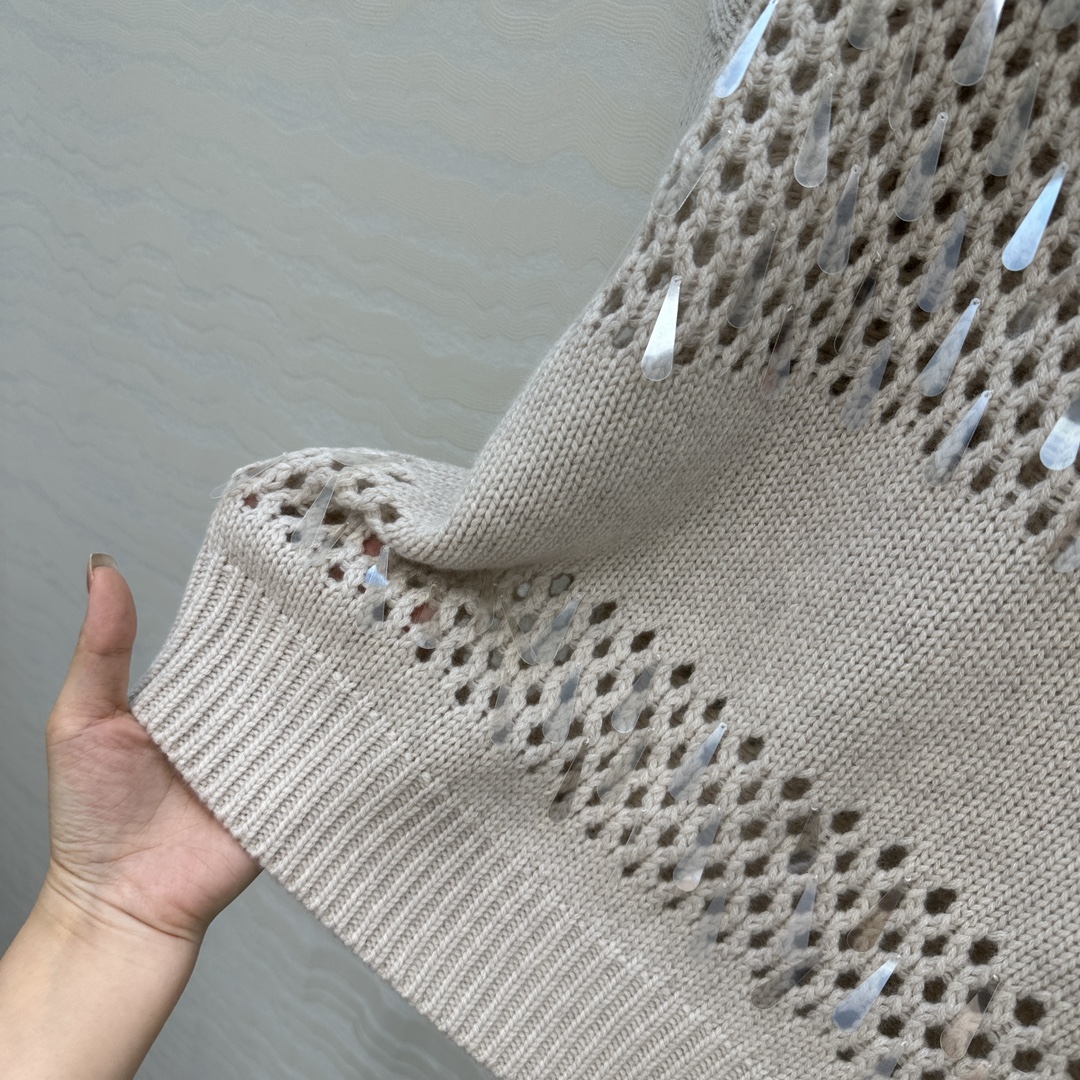 独家首发🍒高端原单品质！行走的高定 BC高智感穿搭！超重工的纯手工水滴珠片羊绒毛衣。进口羊绒纱线定位编织