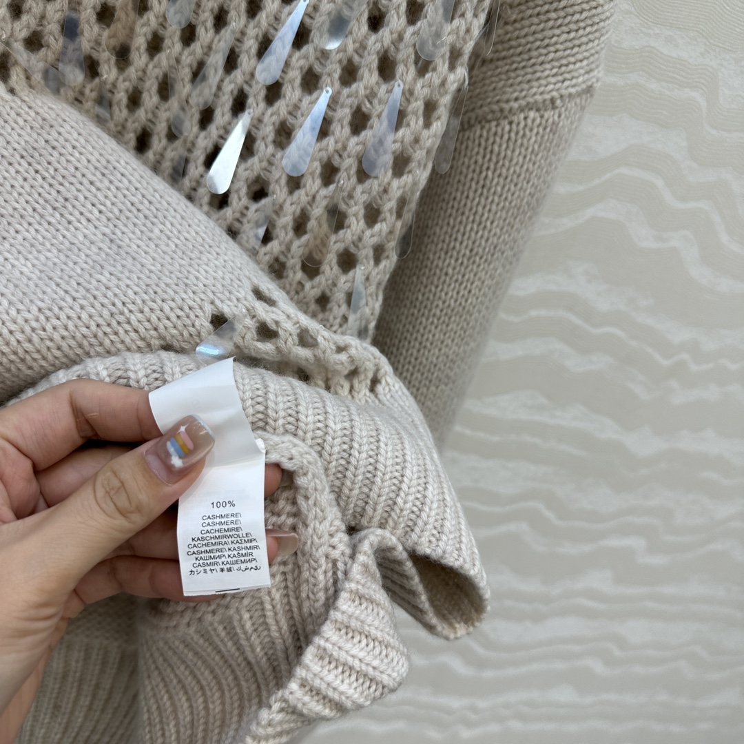 独家首发🍒高端原单品质！行走的高定 BC高智感穿搭！超重工的纯手工水滴珠片羊绒毛衣。进口羊绒纱线定位编织