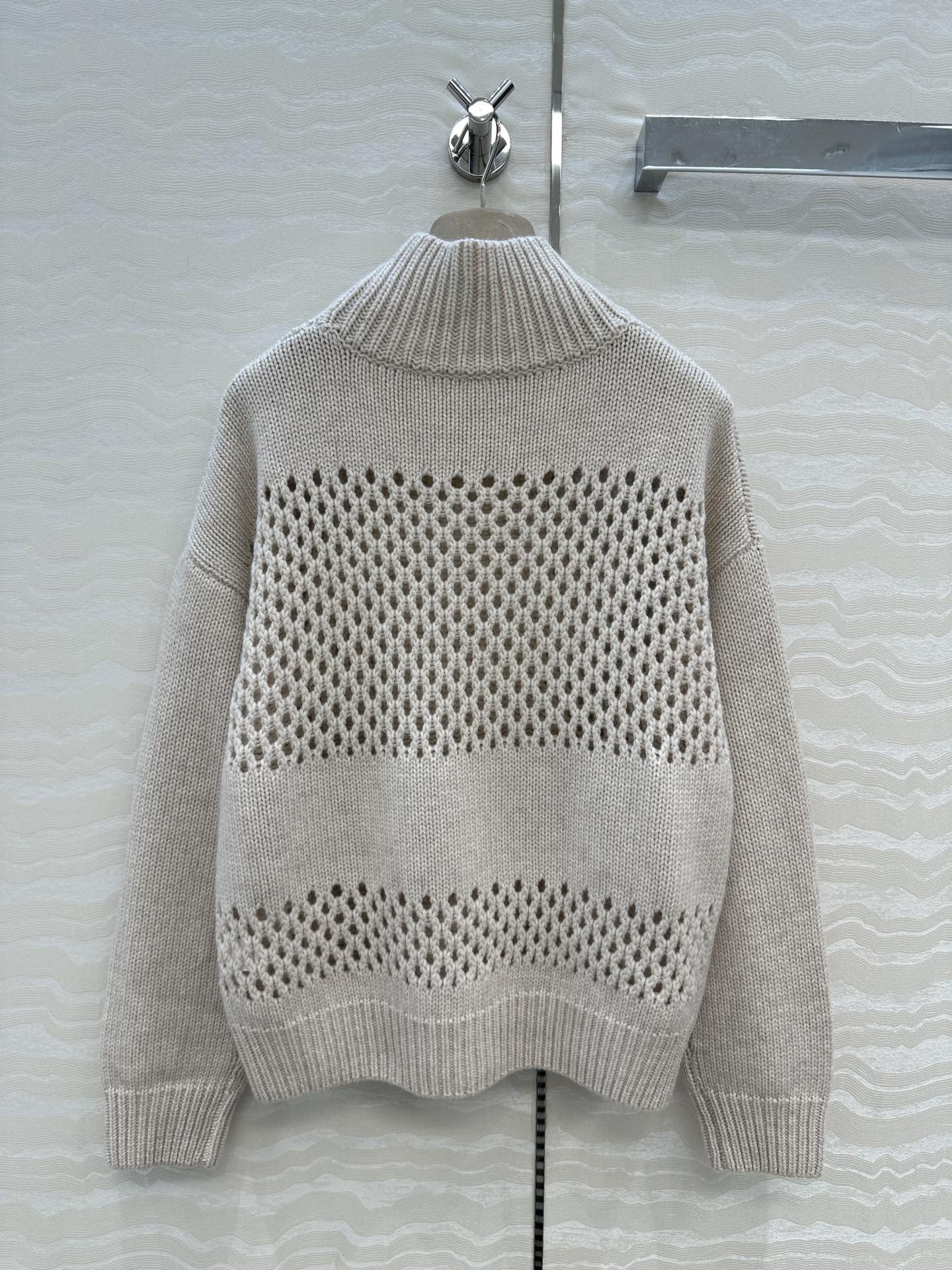 独家首发🍒高端原单品质！行走的高定 BC高智感穿搭！超重工的纯手工水滴珠片羊绒毛衣。进口羊绒纱线定位编织