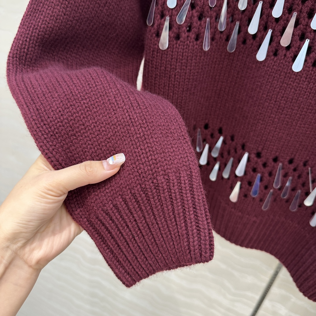 独家首发🍒高端原单品质！行走的高定 BC高智感穿搭！超重工的纯手工水滴珠片羊绒毛衣。进口羊绒纱线定位编织