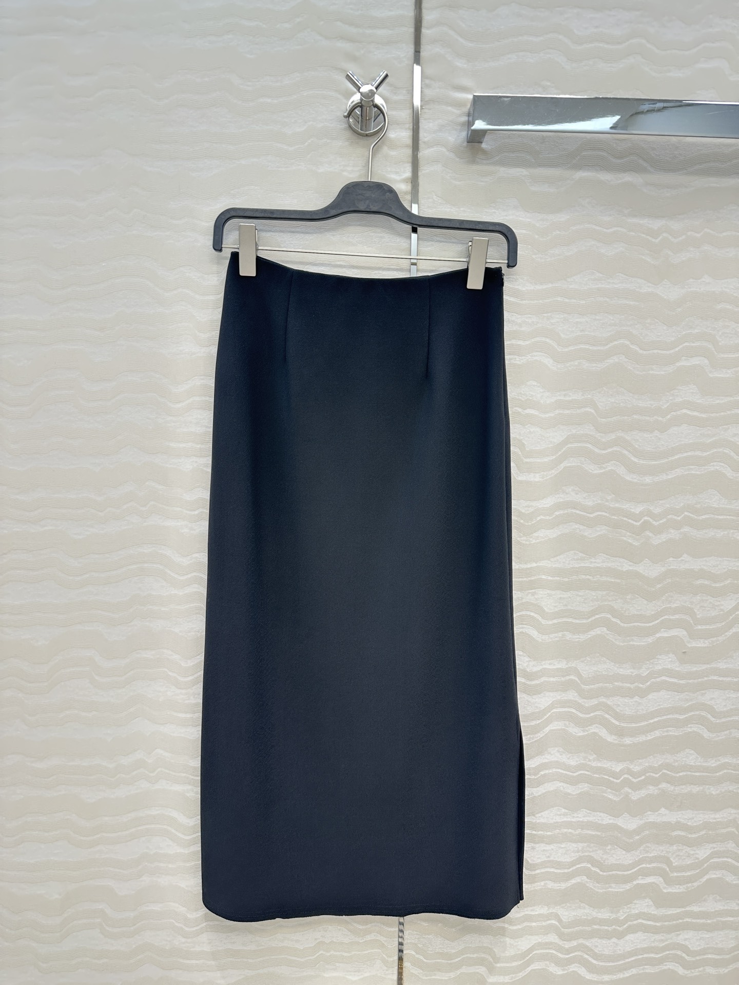 Elegant Women's High Waist Midi Skirt with Slit Hem - Chic & Comfortable 10 i1753385360 6115 8