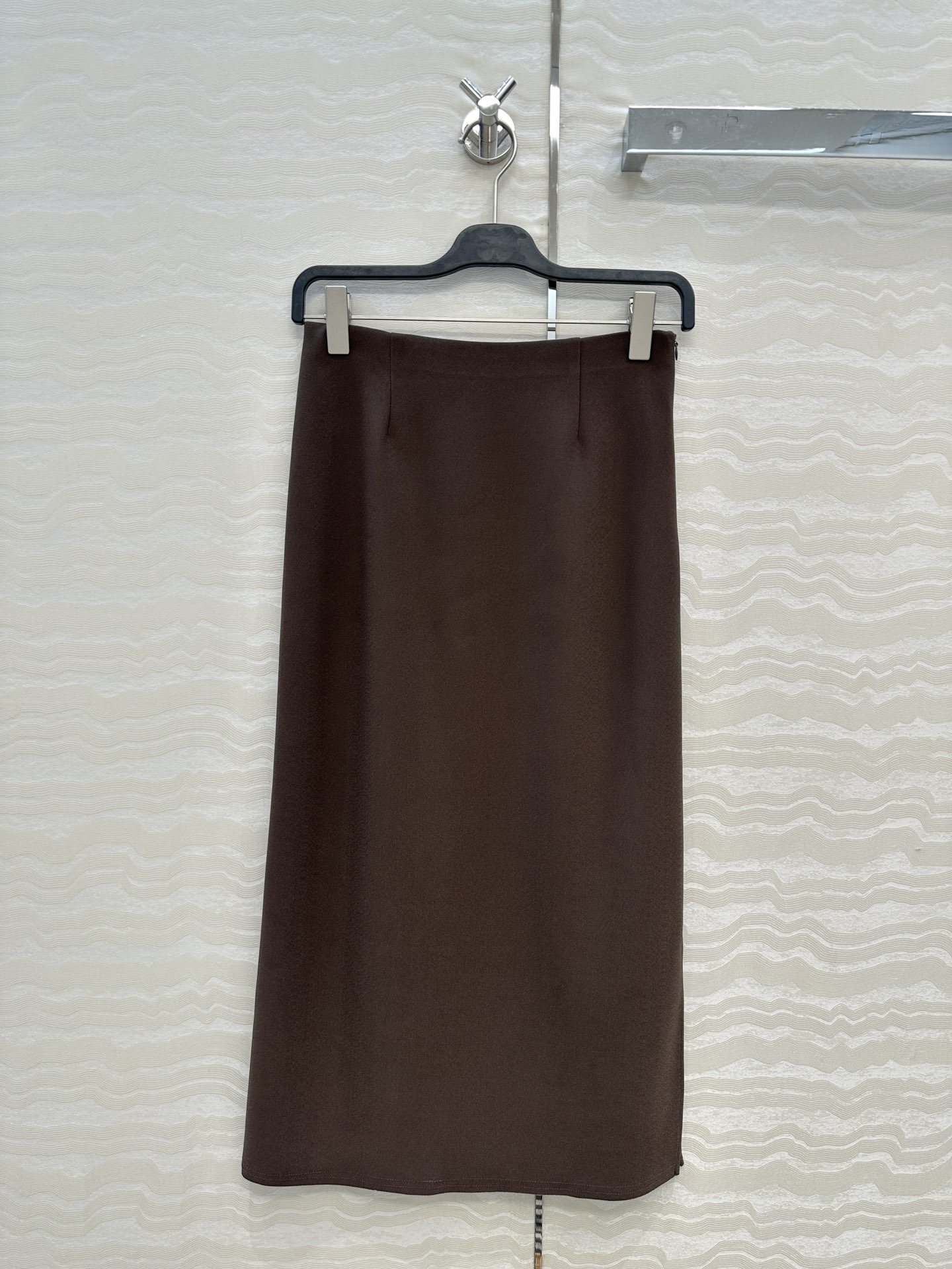 独家首发！原单品质❤️Row风长期主义，高智感穿搭秋冬必单叠搭神器！高级醋酸开叉长半裙。立体斜裁工艺包容