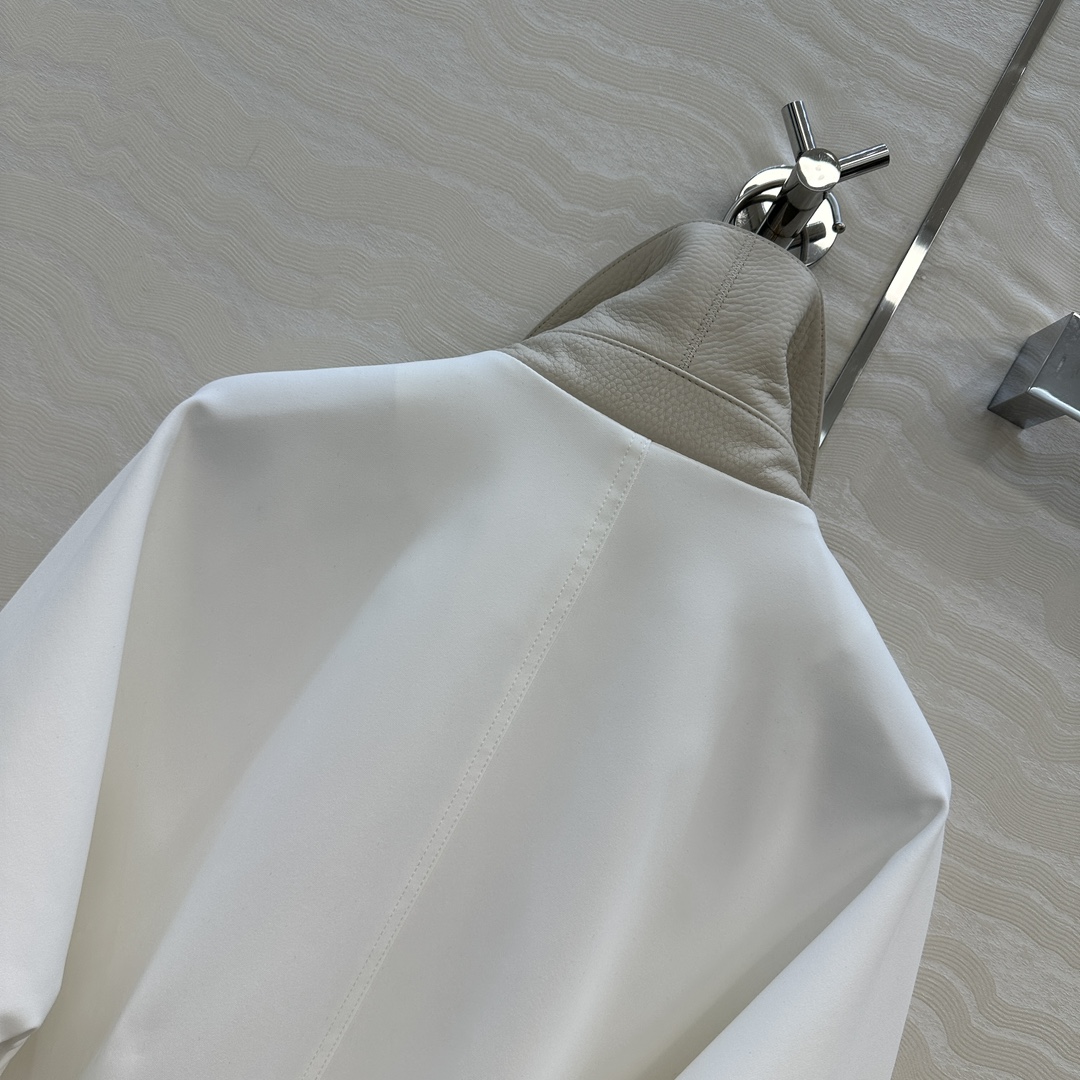 独家品质🍒高端原单品质！H马家拼皮领工装口袋中长风衣！100%荔枝纹小山羊皮，纯手工油边工艺拼接设计！独