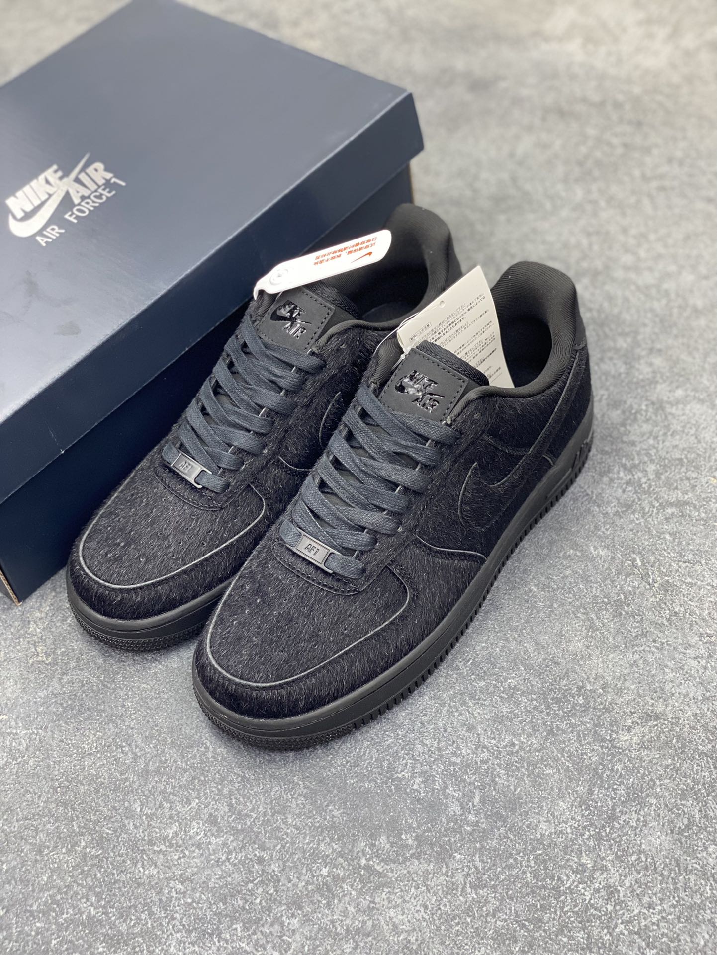 图片[8]-Nike Air Force 1 Low 翻毛黑 原楦头原纸板 打造纯正空军版型 专注外贸渠道 全掌内置蜂窝气垫 原盒配件 原厂中底钢印、拉帮完美 货号：HQ2037-003 尺码：36 36.5 37.5 38 38.5 39 40 40.5 41 42 42.5 43 44 44.5 45-选品中心