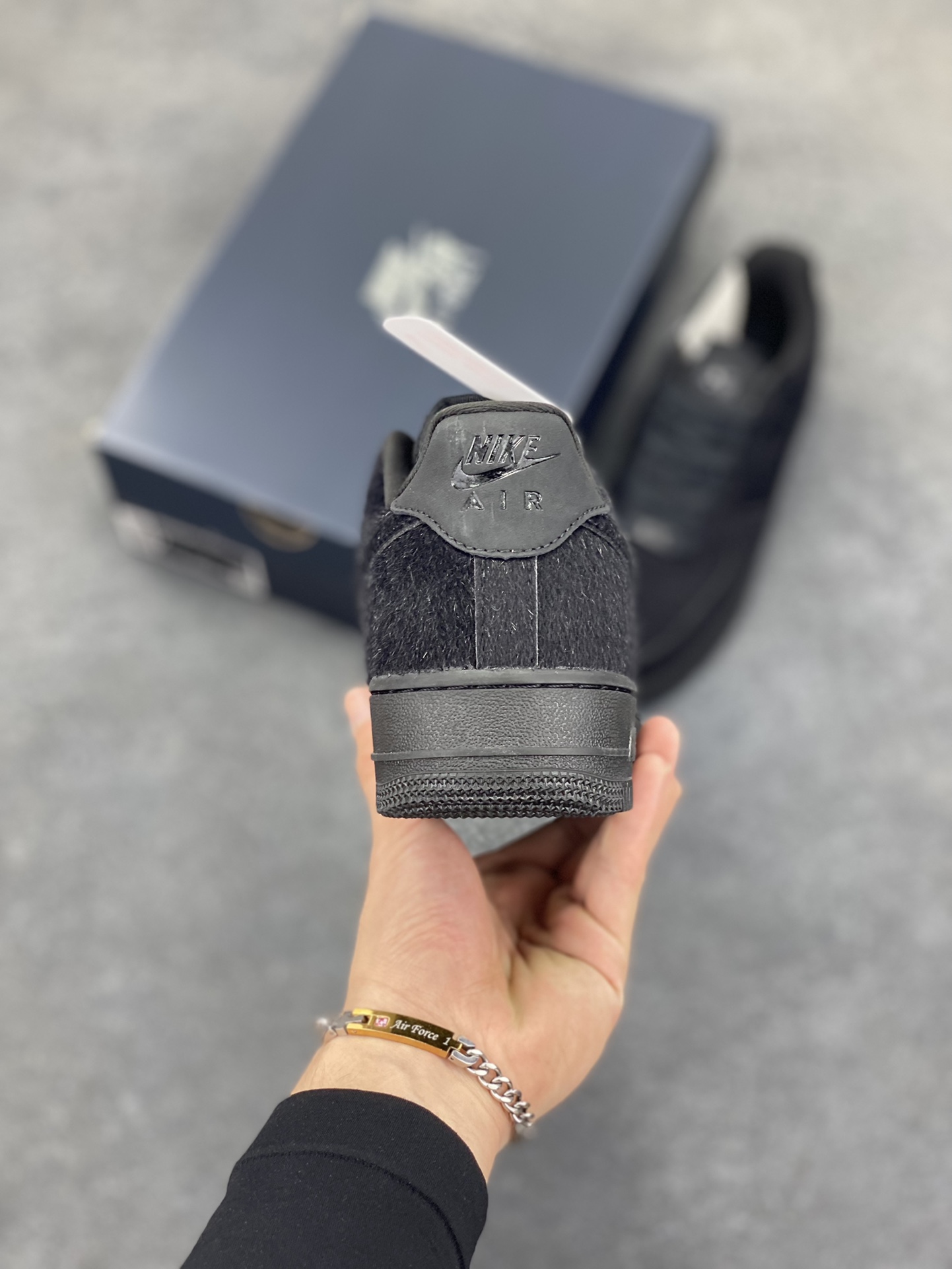 图片[4]-Nike Air Force 1 Low 翻毛黑 原楦头原纸板 打造纯正空军版型 专注外贸渠道 全掌内置蜂窝气垫 原盒配件 原厂中底钢印、拉帮完美 货号：HQ2037-003 尺码：36 36.5 37.5 38 38.5 39 40 40.5 41 42 42.5 43 44 44.5 45-选品中心