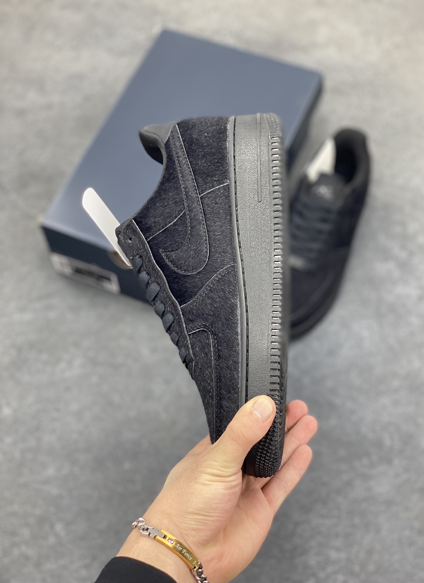 图片[3]-Nike Air Force 1 Low 翻毛黑 原楦头原纸板 打造纯正空军版型 专注外贸渠道 全掌内置蜂窝气垫 原盒配件 原厂中底钢印、拉帮完美 货号：HQ2037-003 尺码：36 36.5 37.5 38 38.5 39 40 40.5 41 42 42.5 43 44 44.5 45-选品中心