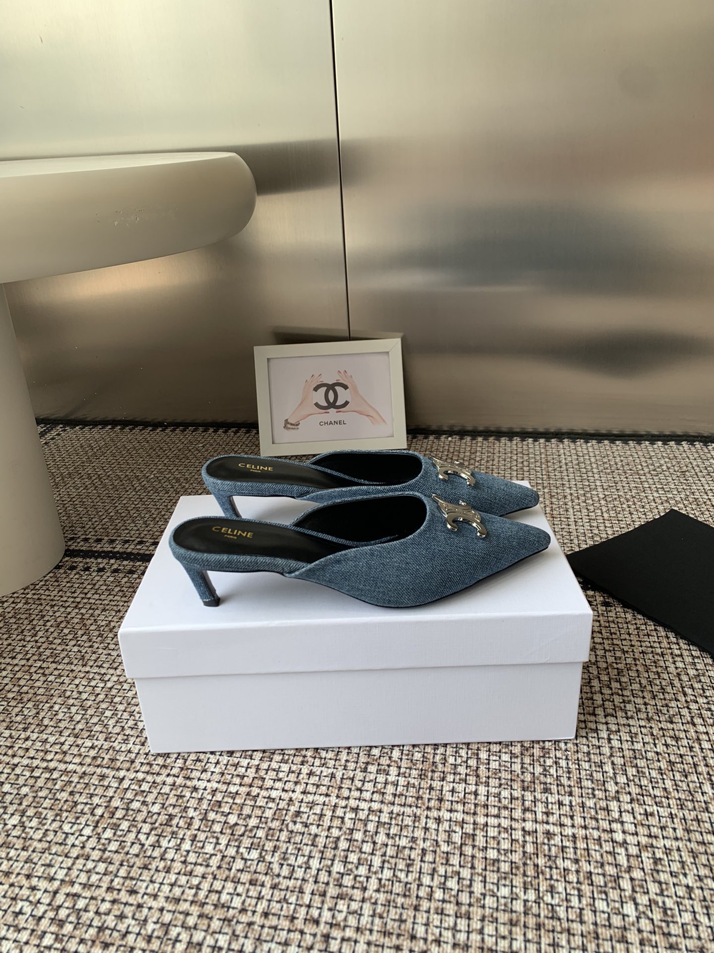 “672 CELINE Swirl Door Cat Sandals: Metal Details, Hairy, Single Shoes” - 图片 3