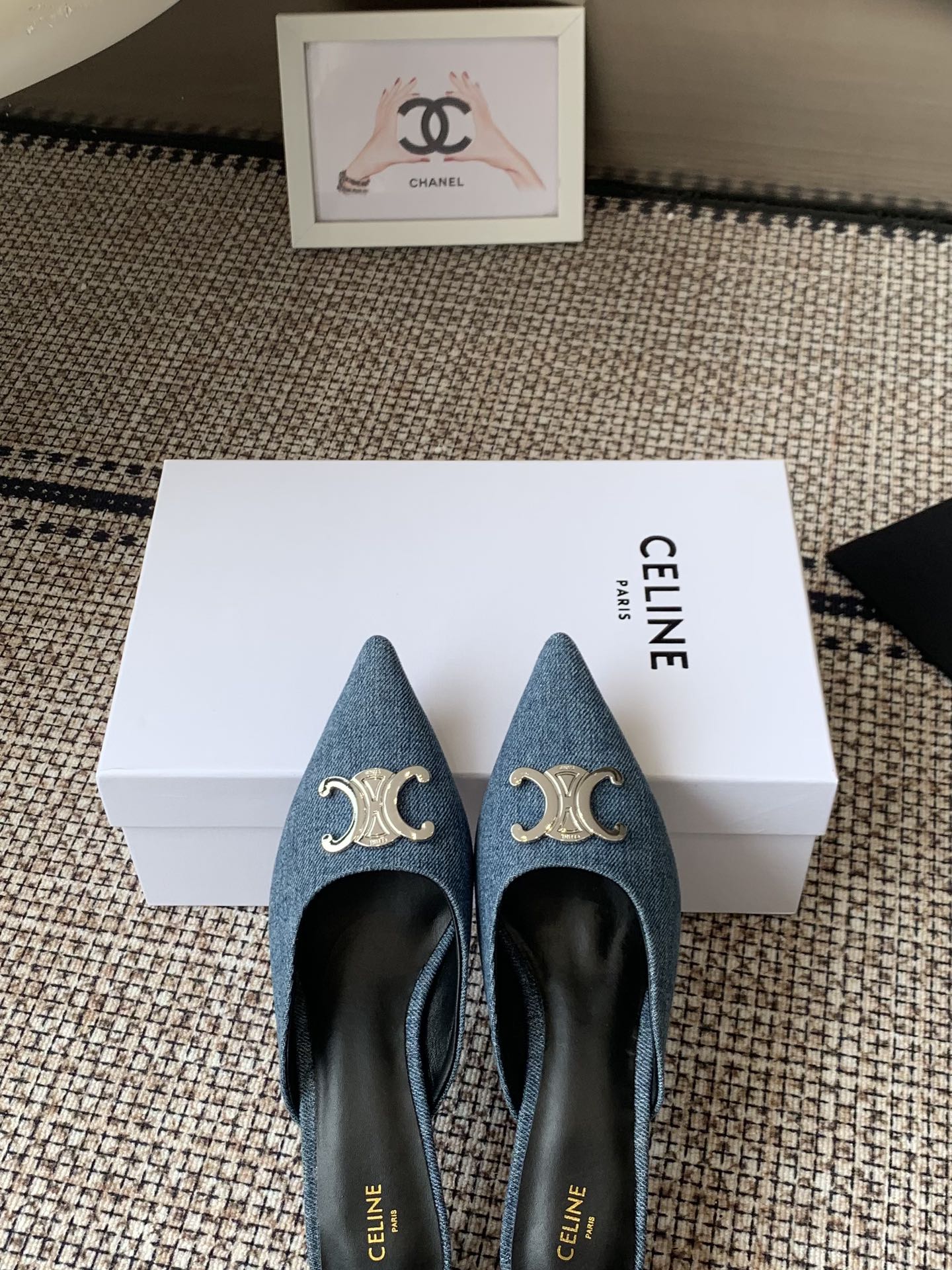 “672 CELINE Swirl Door Cat Sandals: Metal Details, Hairy, Single Shoes” - 图片 4