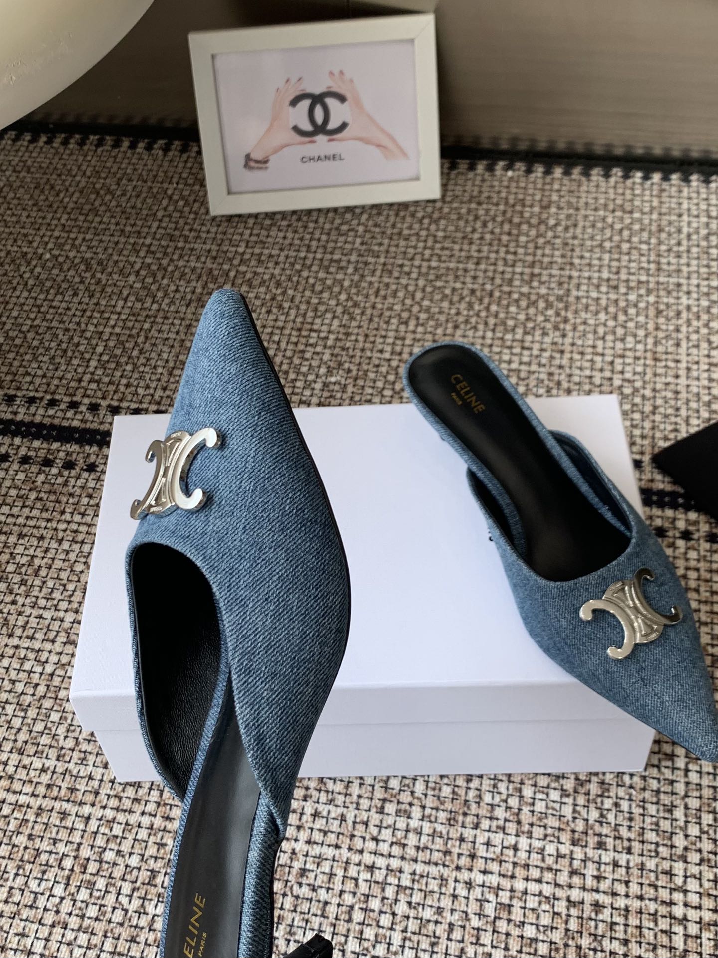 “672 CELINE Swirl Door Cat Sandals: Metal Details, Hairy, Single Shoes” - 图片 8