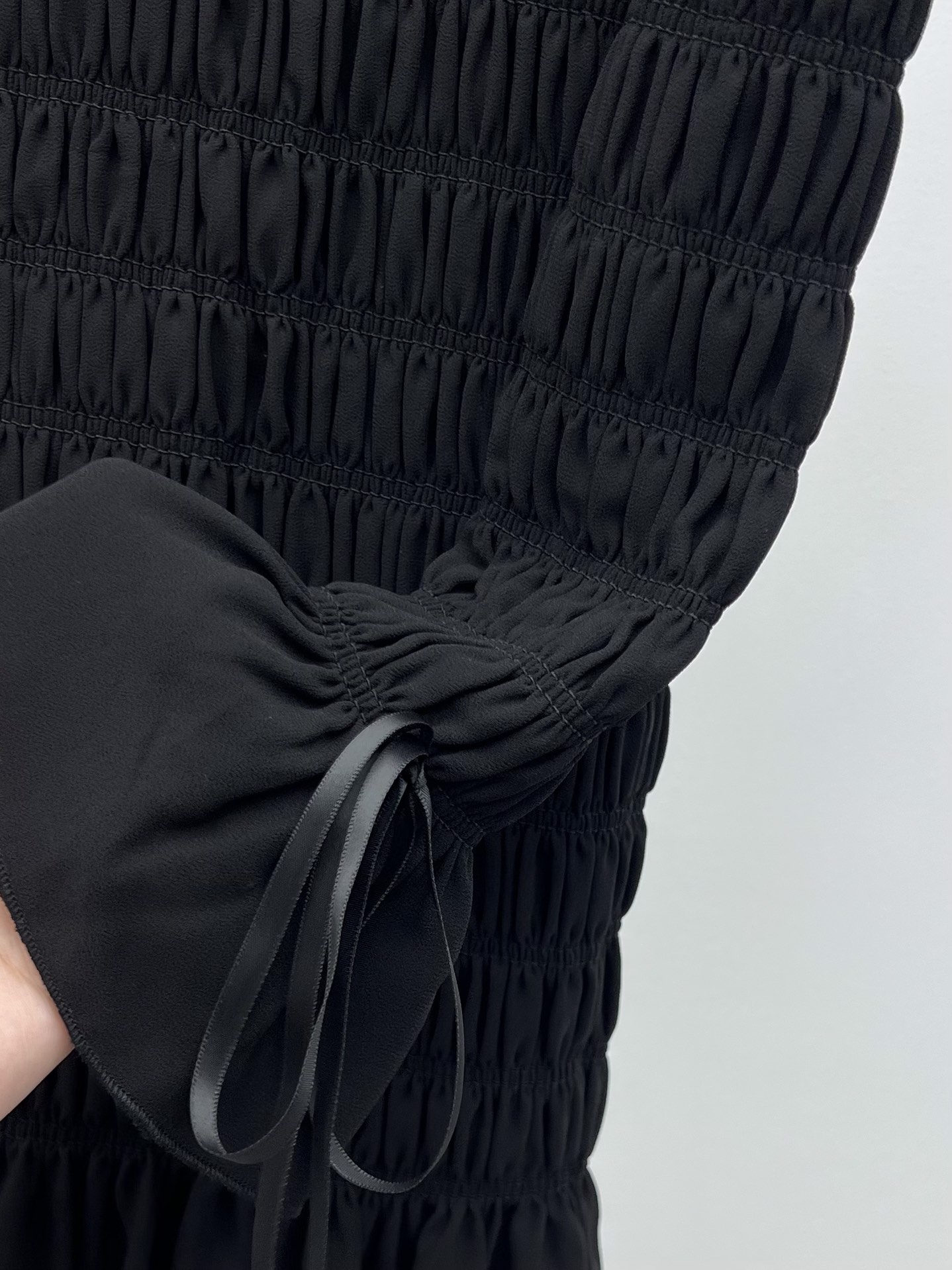 Fashion Highlights: Single-Rate Female Suit, Silk Mix Double Fabric, Sweetheart Wood Shoulder Dress - 图片 5