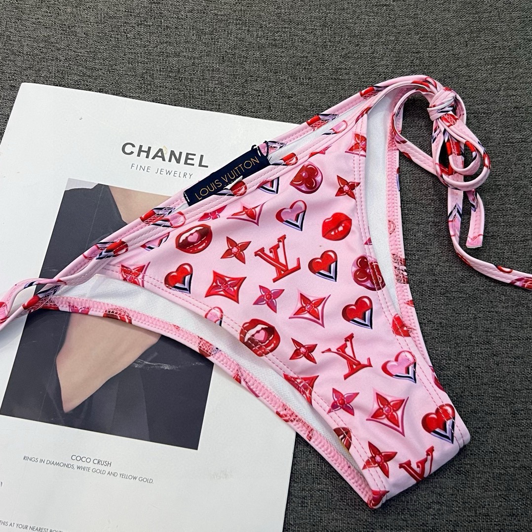  🆕
Lv连体泳衣 😍🥰适合多种场景的游泳衣🏊‍♀️海边 游泳池 温泉 水上乐园 漂流都可以😌内搭也完全