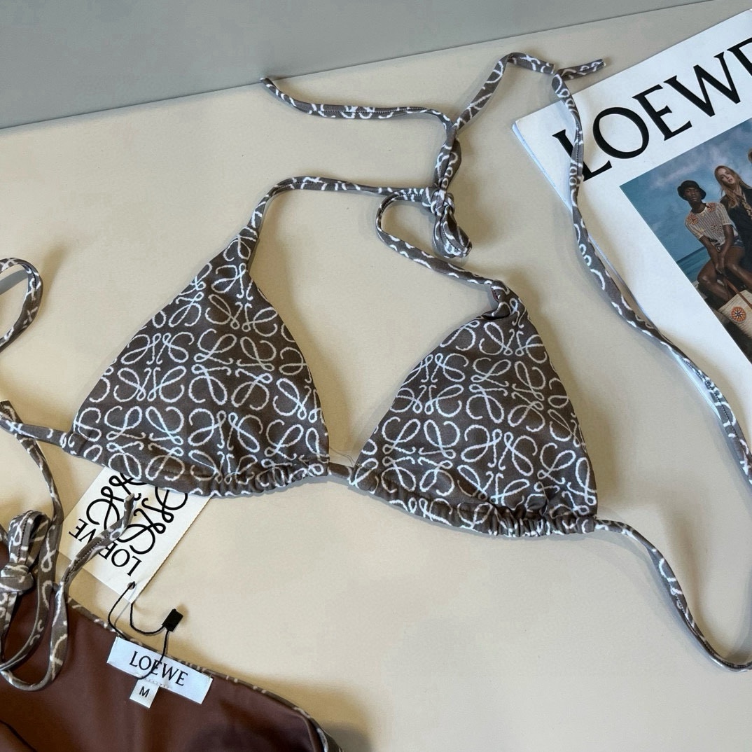  🆕
范思哲官方新款泳衣比基尼👙，高端定制，S M L XL