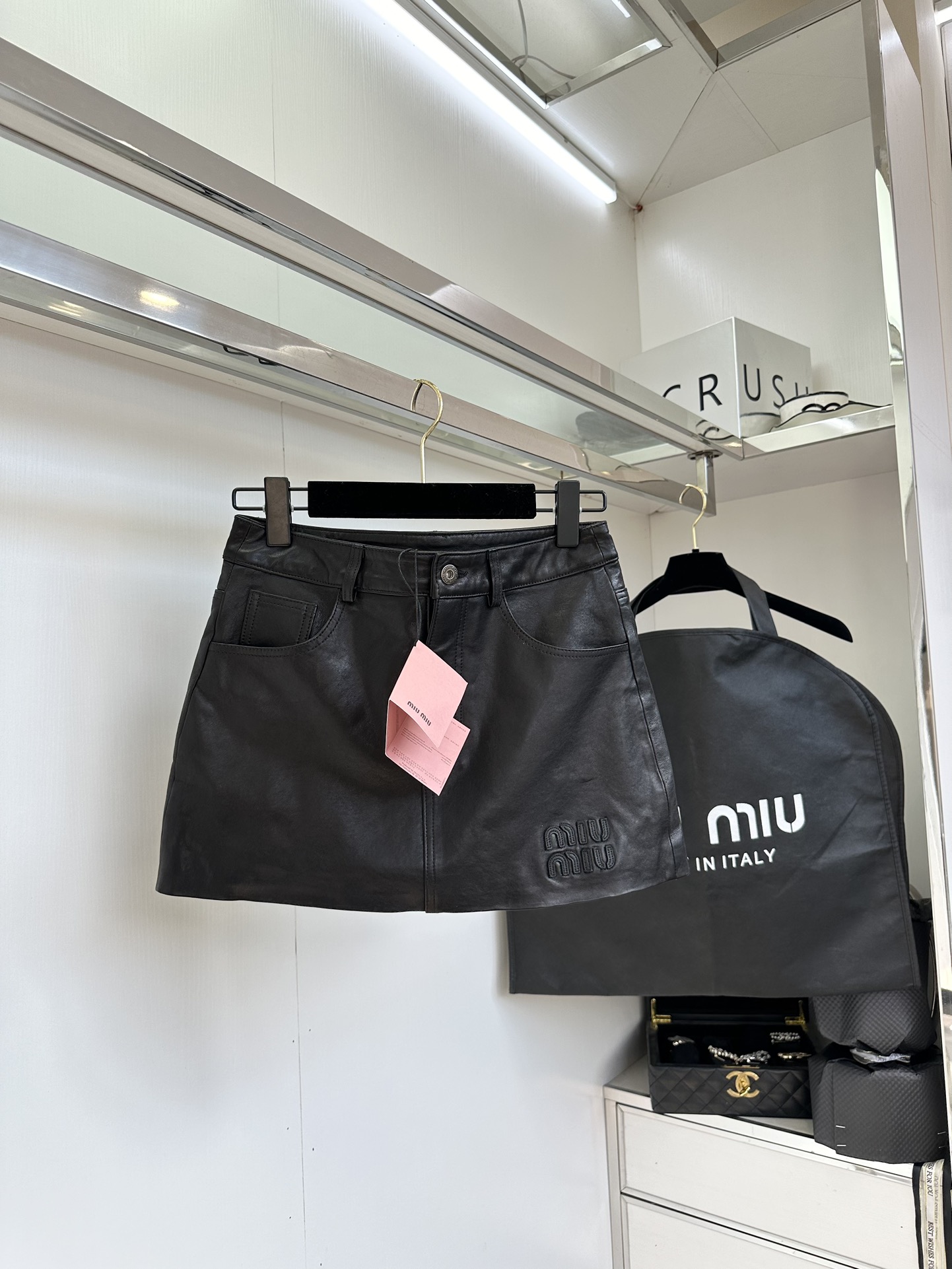 Elegant A-Line Lambskin Skirt: Versatile Black Skirt for Women 2 i1753433358 3110 0