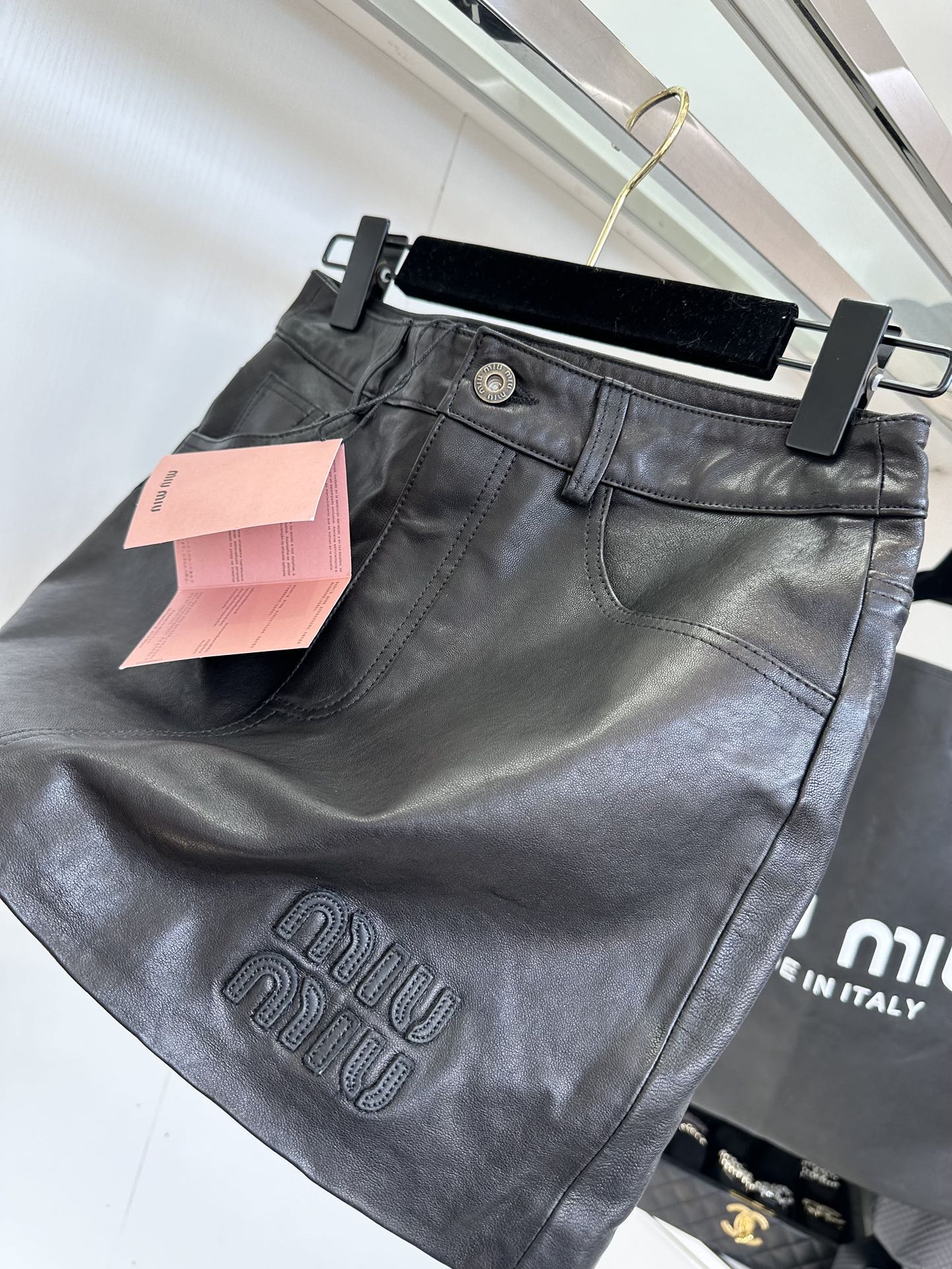 Elegant A-Line Lambskin Skirt: Versatile Black Skirt for Women 8 i1753433358 3657 6