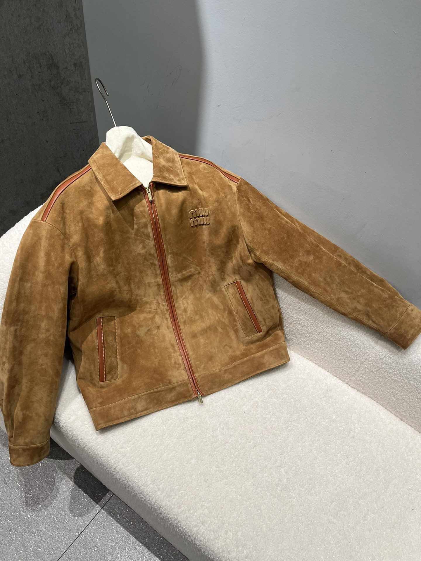 NO:785887,Jacket size S- Xxl, loose fit, dark brown can also be made, Miu Miu-clothing, jackets & coats,19860909外套尺寸S- Xxl码,宽松版型,深棕色也可以做的,缪缪-服装,jackets & coats,,Women's clothing